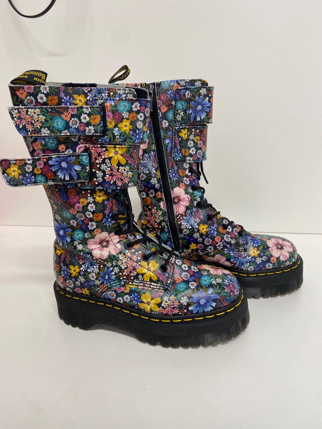 Stunning Dr. Martens wanderlust haggar Knee high Boots Uk 6 Multicolor floral CV565