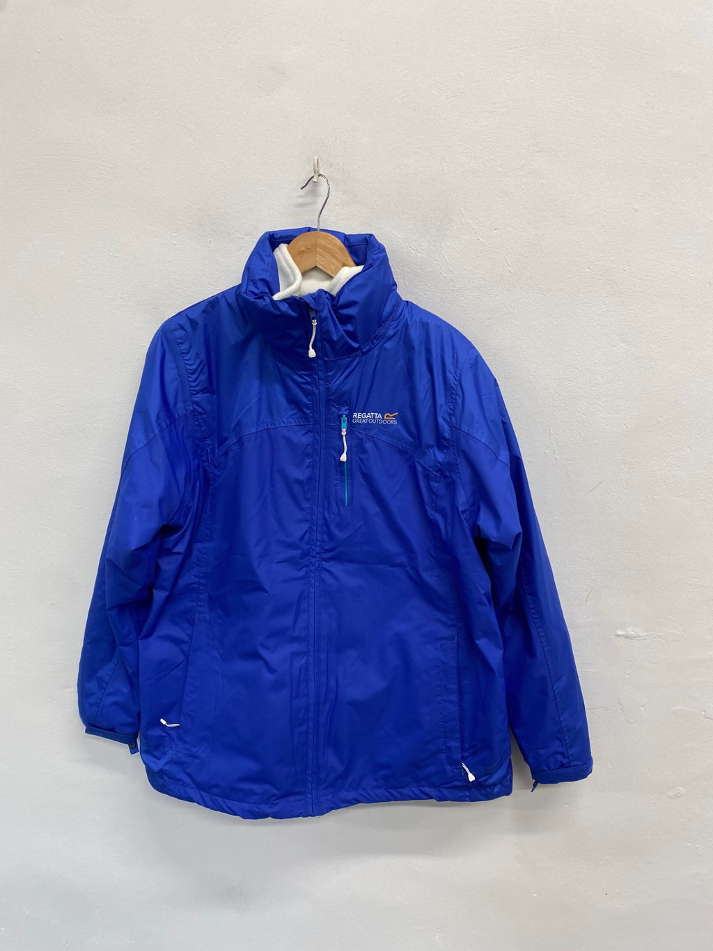 Stunning Regatta great outdoors 2 layer Waterproof jacket UK 16 Blue CW566