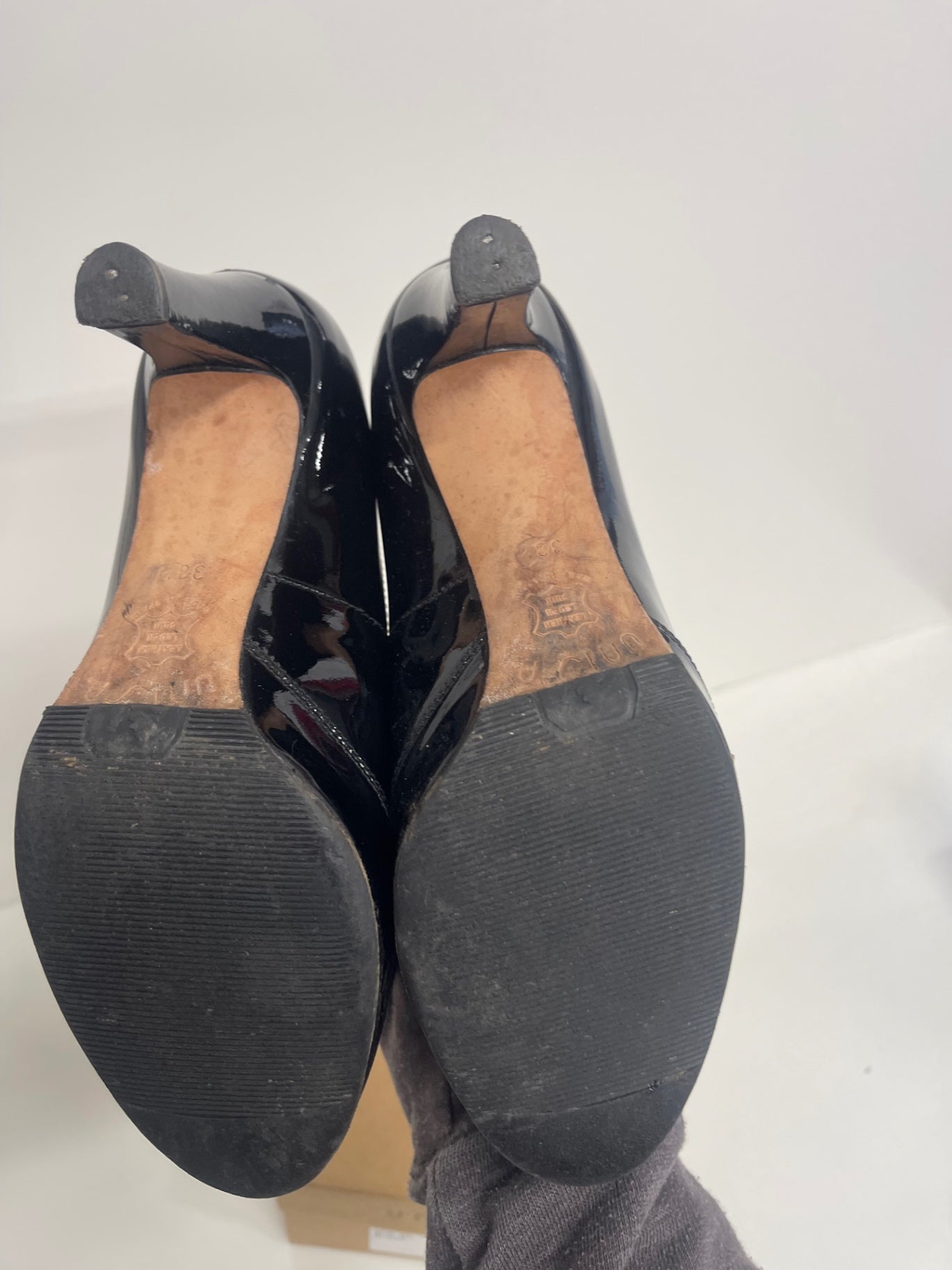 Stunning UniSa Black Patent classic Court Heels shoes  Uk5.5 Black CW566