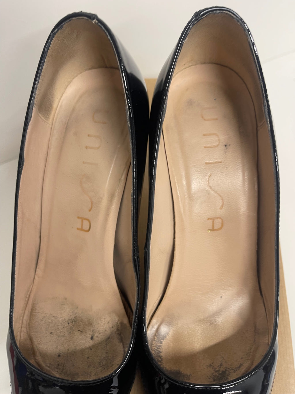 Stunning UniSa Black Patent classic Court Heels shoes  Uk5.5 Black CW566