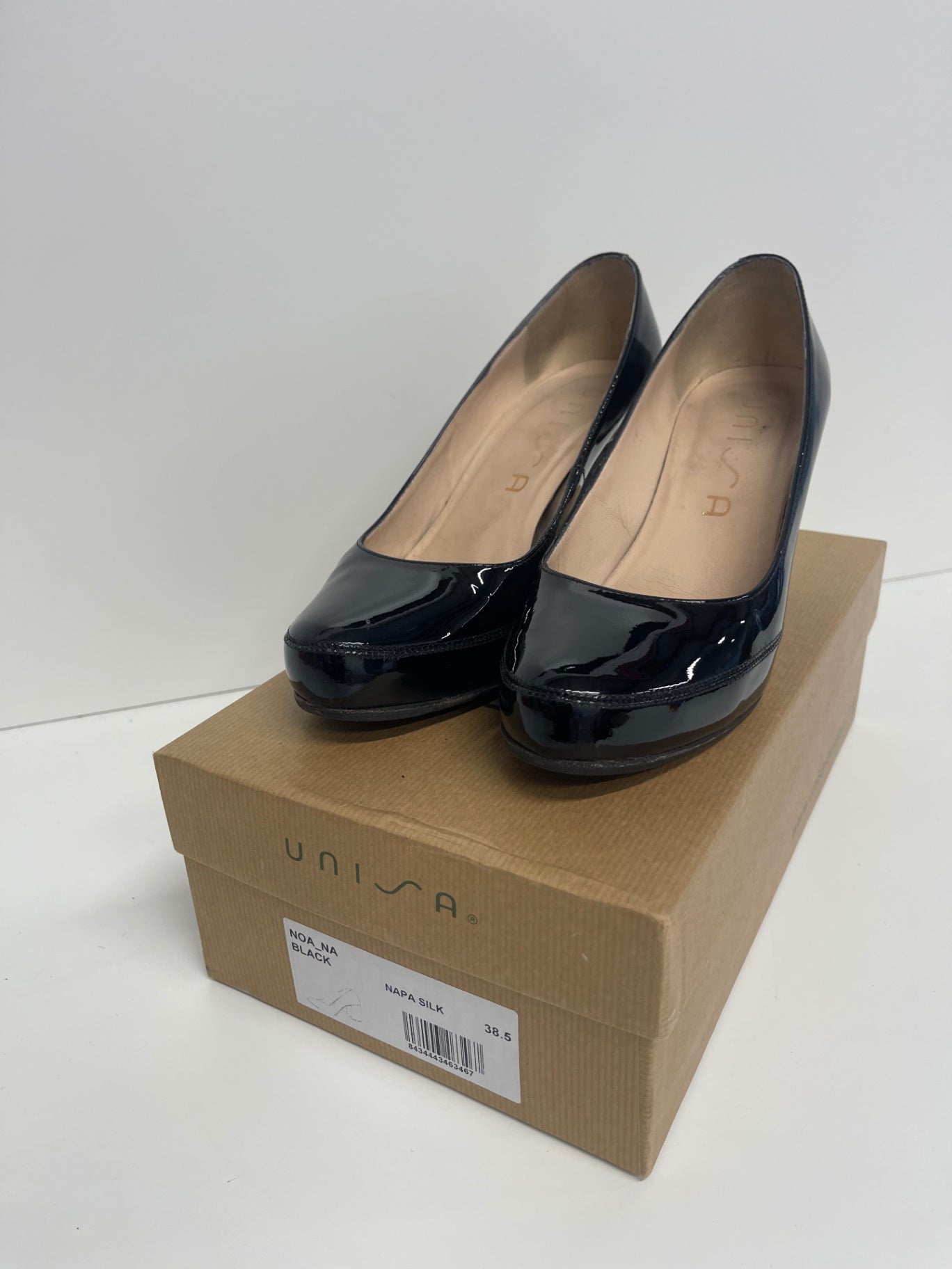 Stunning UniSa Black Patent classic Court Heels shoes  Uk5.5 Black CW566
