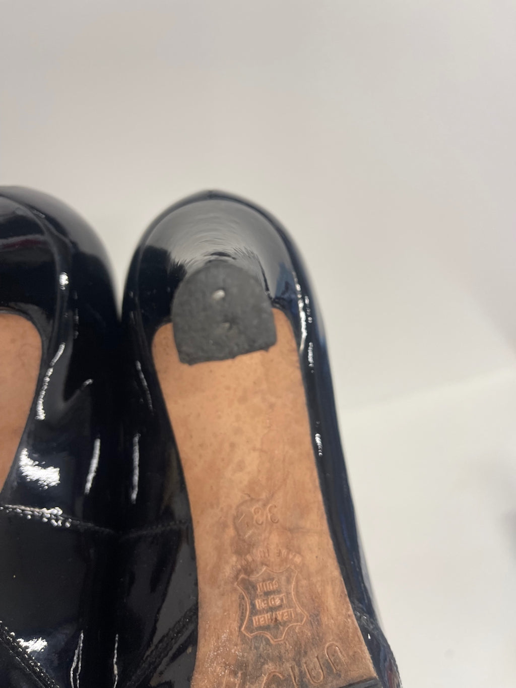 Stunning UniSa Black Patent classic Court Heels shoes  Uk5.5 Black CW566
