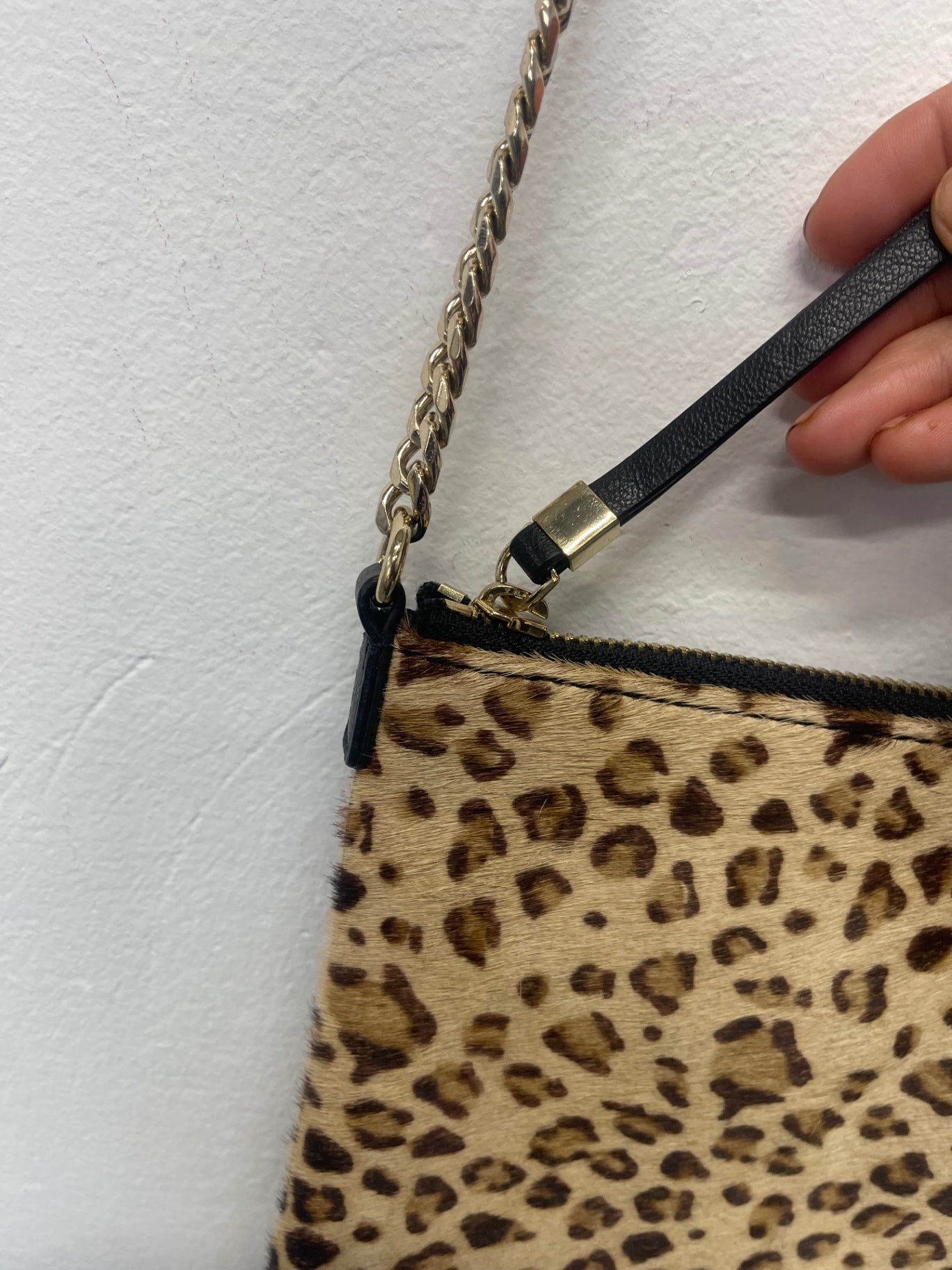 Stunning Jones bootmaker leopard leather Crossbody Bag Leopard print CW566