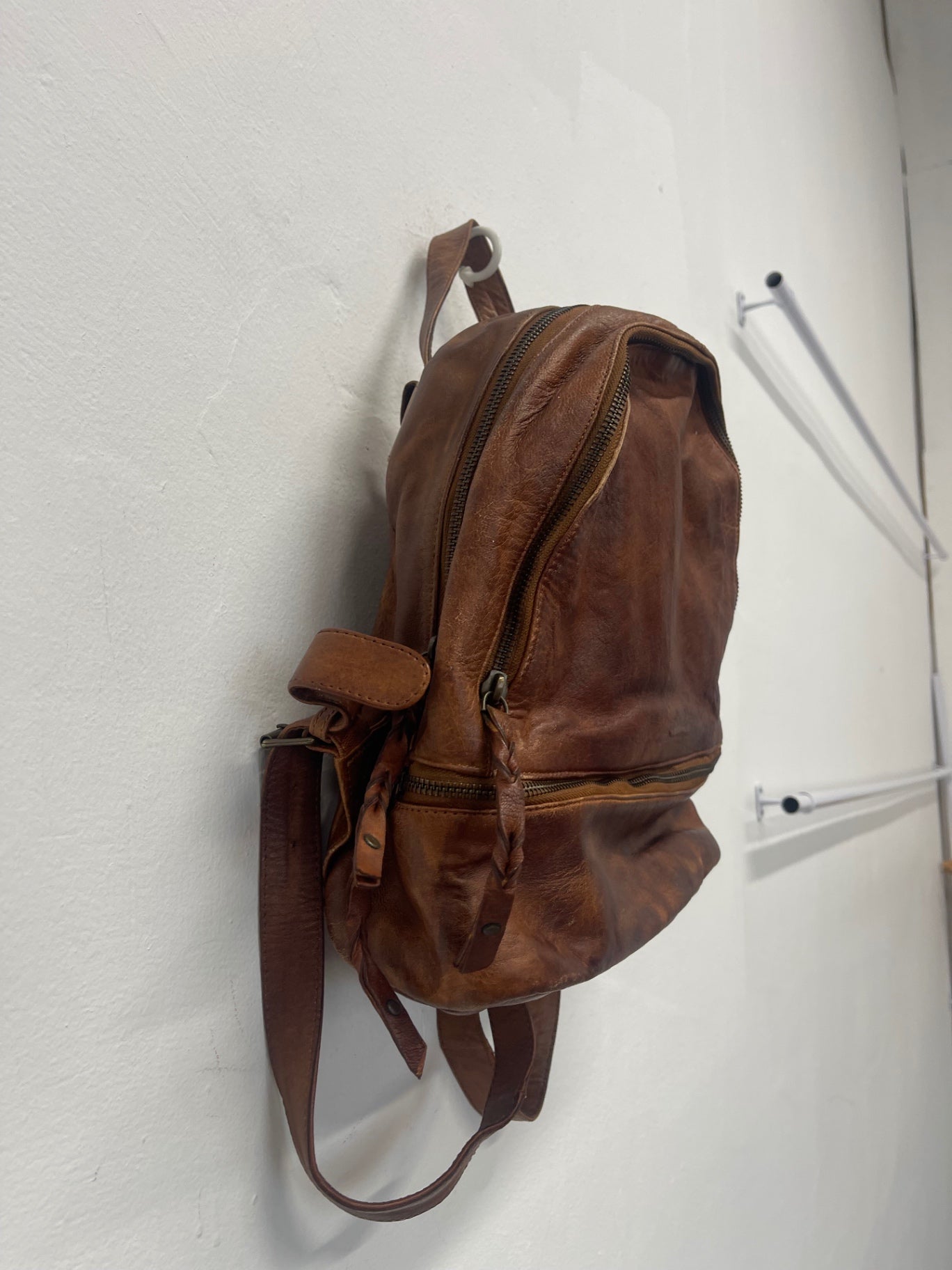 Stunning Brampton London aged leather Backpack Medium Brown Tan CW566