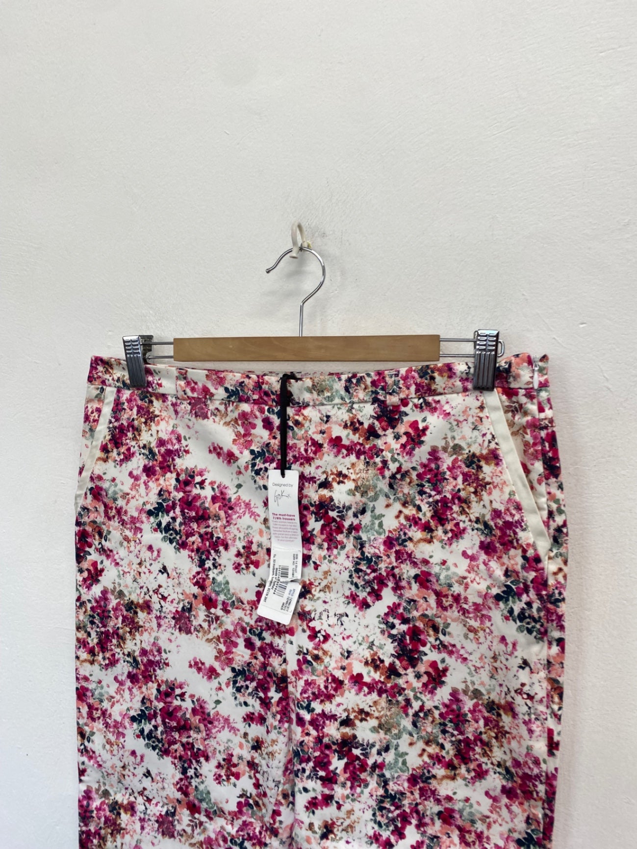 Stunning TU Skinny trousers UK 14 short Pink Floral Print CW566