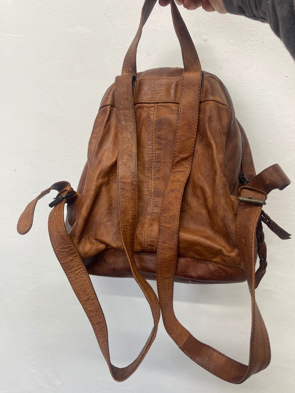 Stunning Brampton London aged leather Backpack Medium Brown Tan CW566