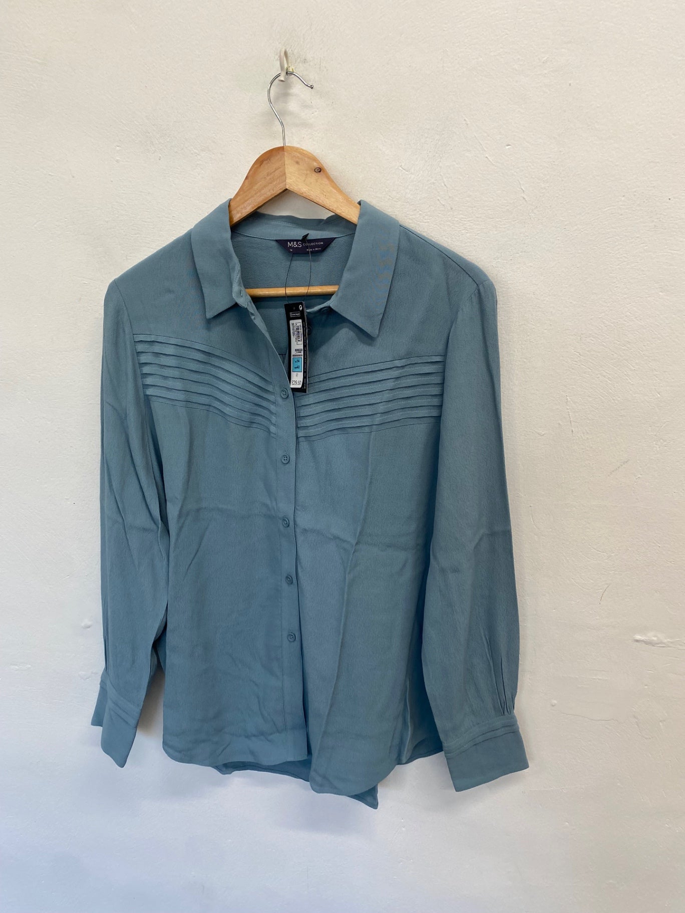 Stunning M&S Collection Shirt UK 14 Mint green CW566