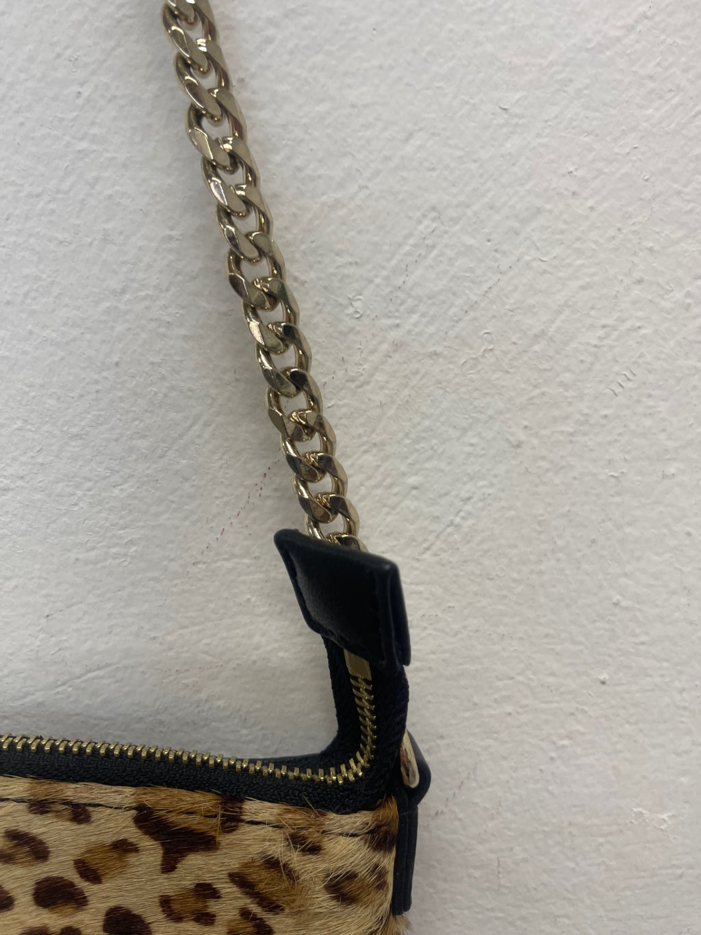Stunning Jones bootmaker leopard leather Crossbody Bag Leopard print CW566