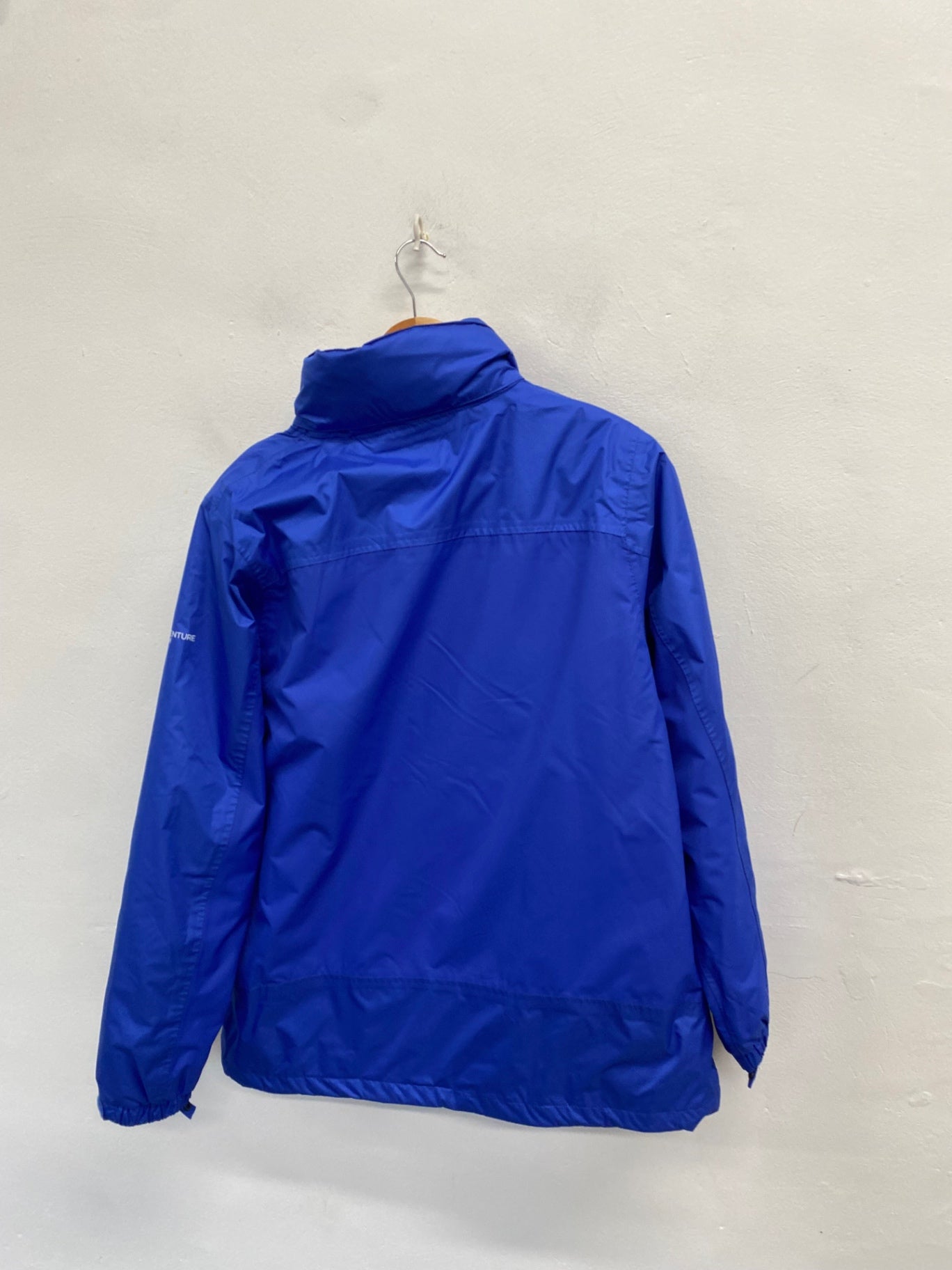 Stunning Regatta great outdoors 2 layer Waterproof jacket UK 16 Blue CW566