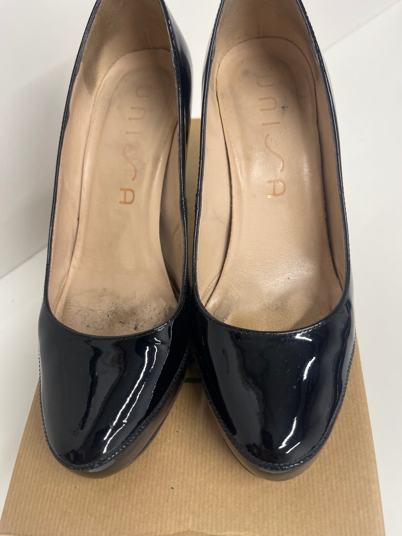 Stunning UniSa Black Patent classic Court Heels shoes  Uk5.5 Black CW566