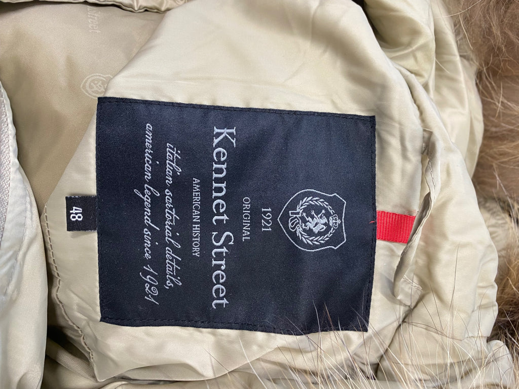 Stunning Kennet street down feathered Puffer Jacket UK 18-20 Beige