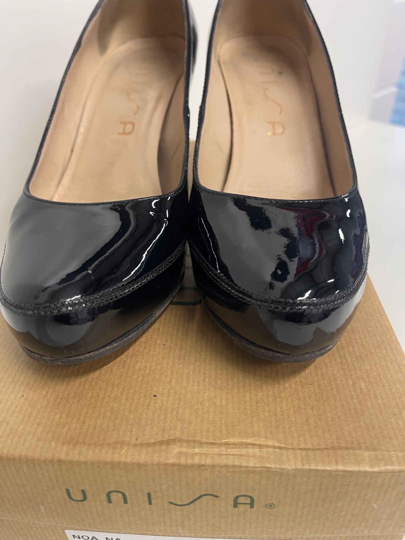 Stunning UniSa Black Patent classic Court Heels shoes  Uk5.5 Black CW566