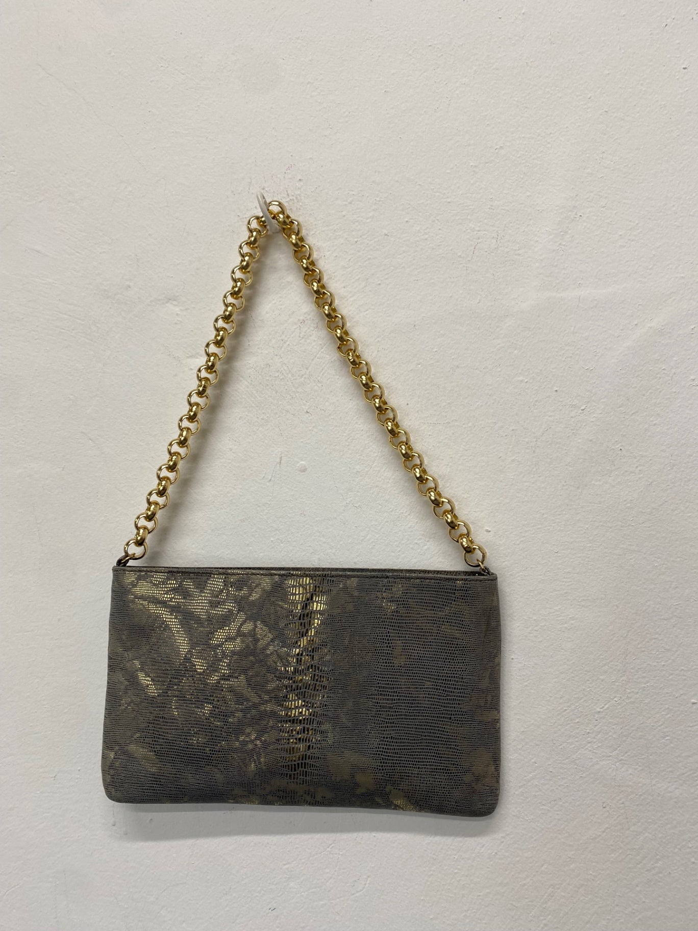 Stunning Paola De Lungo chain Clutch Bag One size Gold Black lace CW566