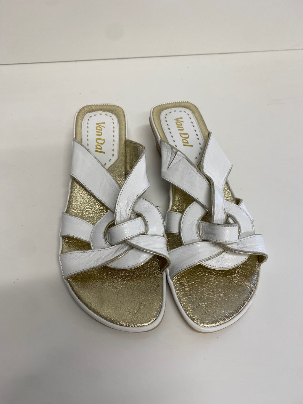 Stunning Van Dal Sandals UK 5.5 White and Gold Y2K CW566