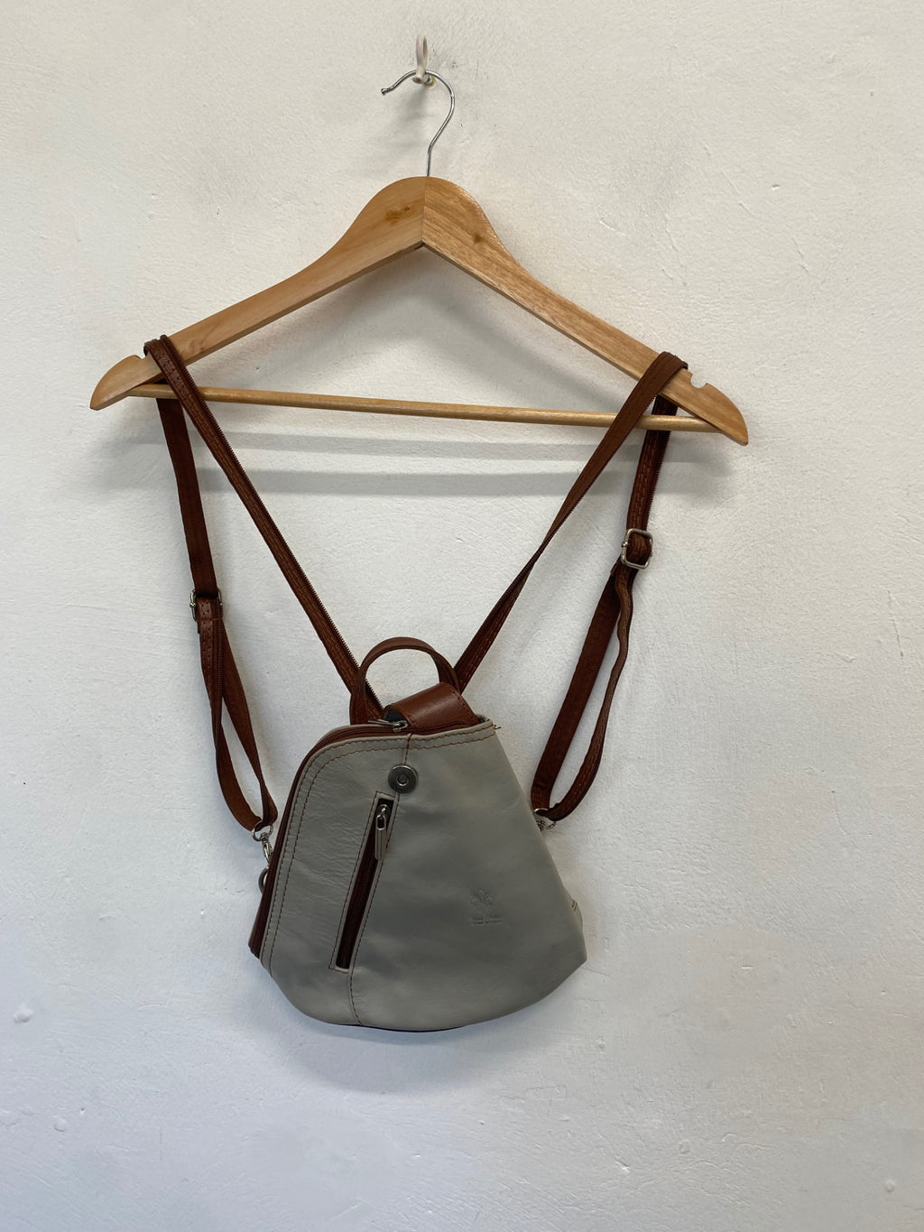 Stunning Vera Pelle Backpack leather Small Grey brown CW566