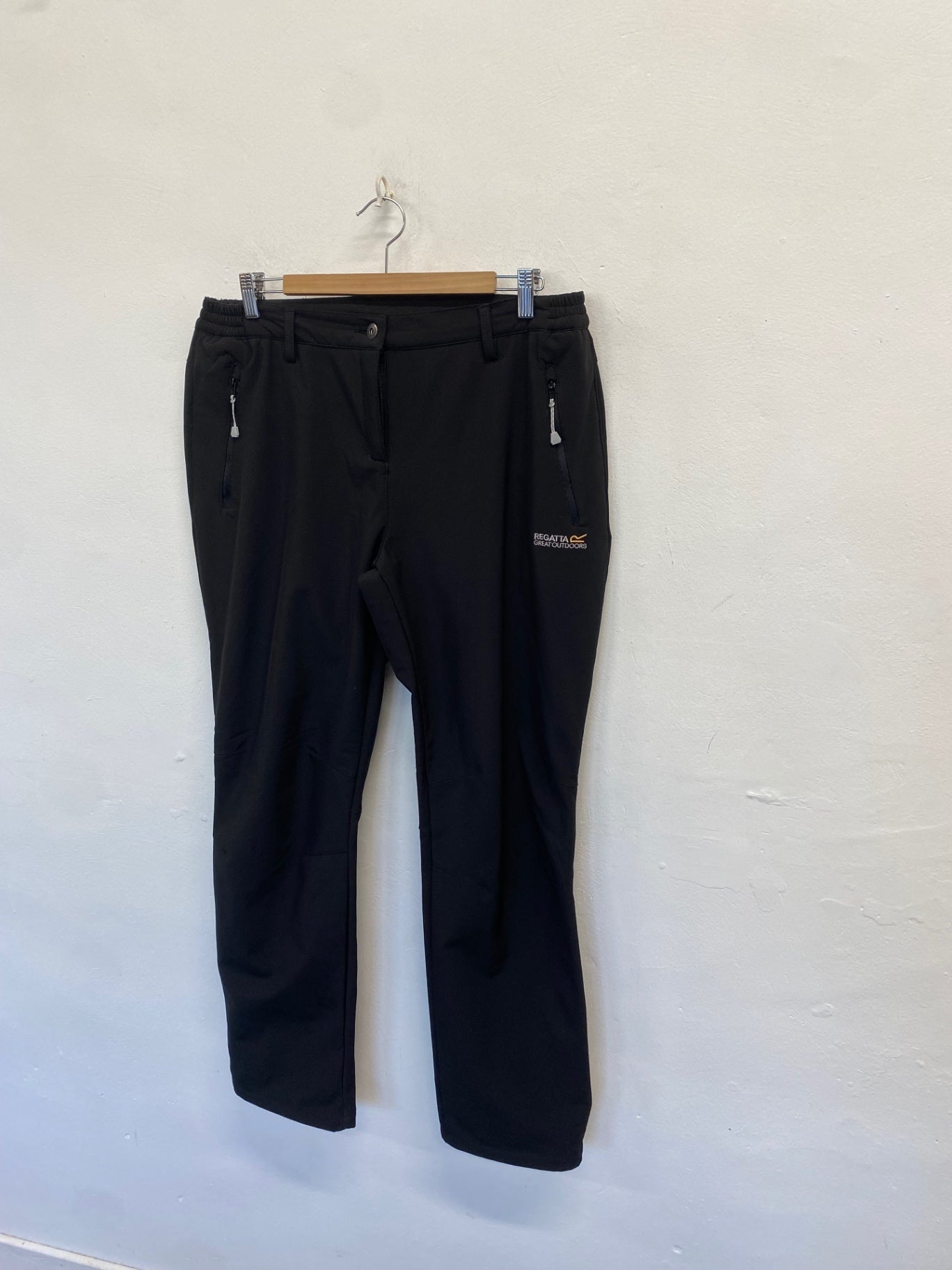 Fabulous Regatta great outdoors walking trousers Joggers UK 16 Black CW566