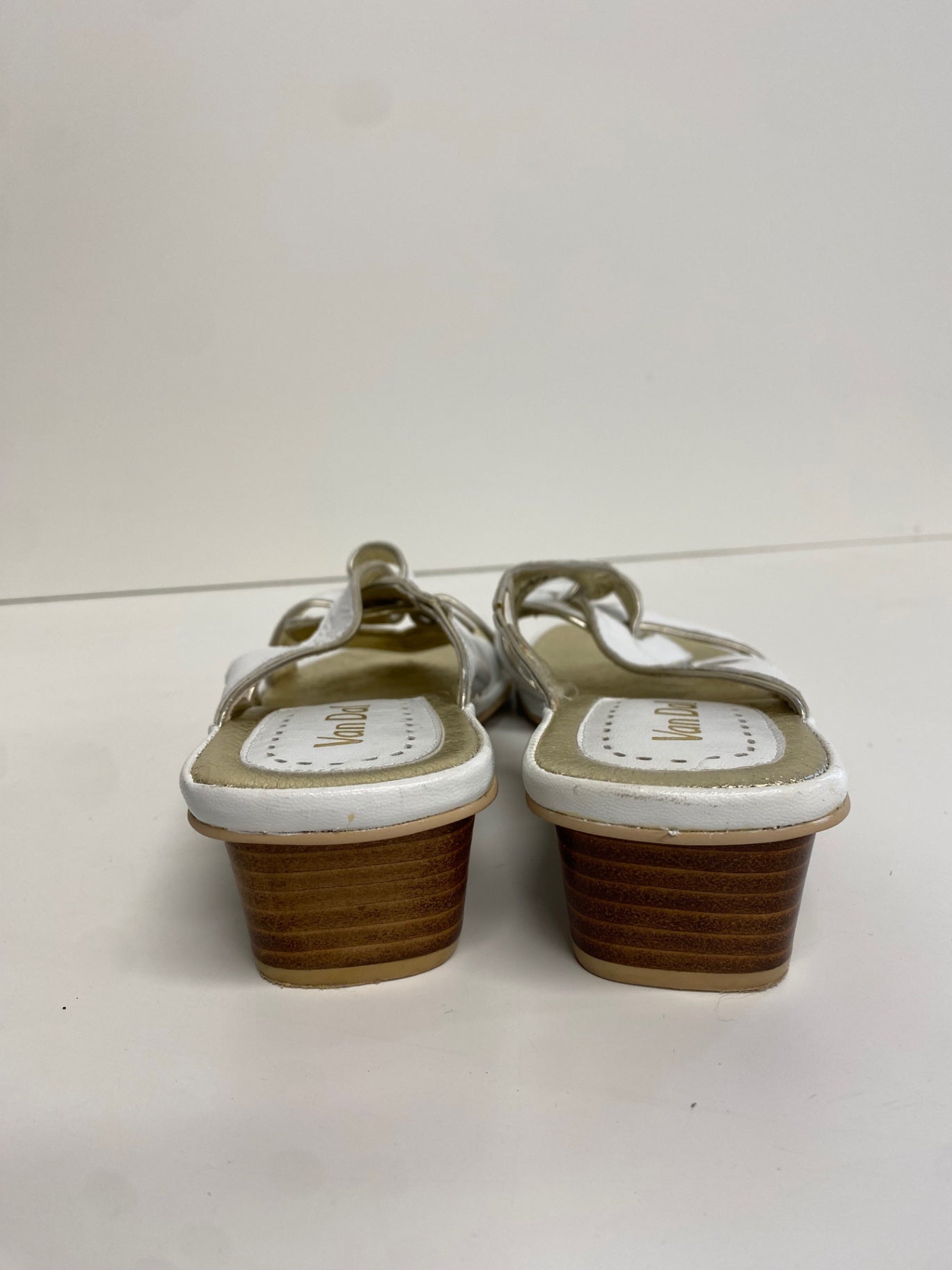 Stunning Van Dal Sandals UK 5.5 White and Gold Y2K CW566