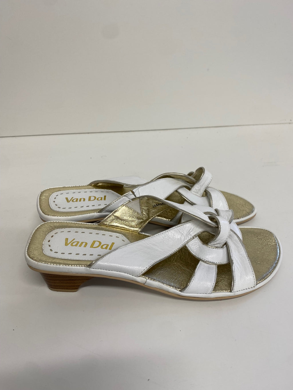 Stunning Van Dal Sandals UK 5.5 White and Gold Y2K CW566