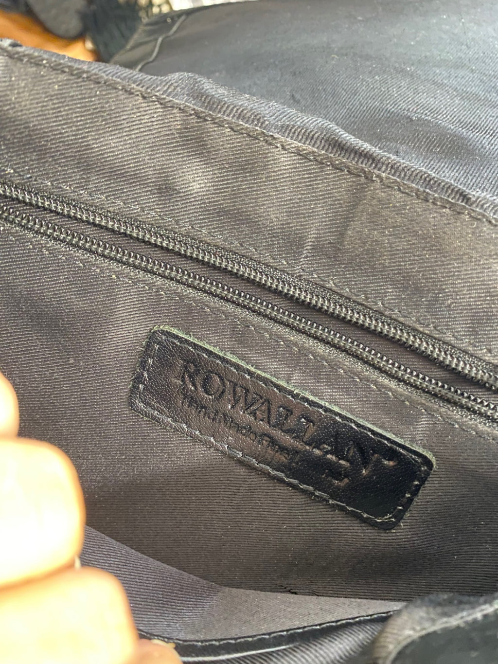 Stunning Rowallan leather satchel Crossbody Bag One size Black CW566