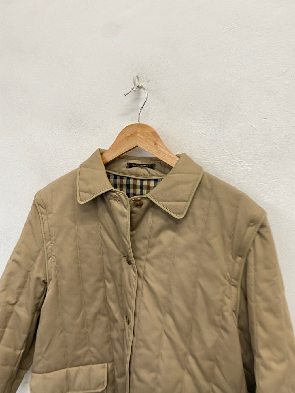 Stunning Aquascutum Quilted jacket UK 12-14 Beige CW566