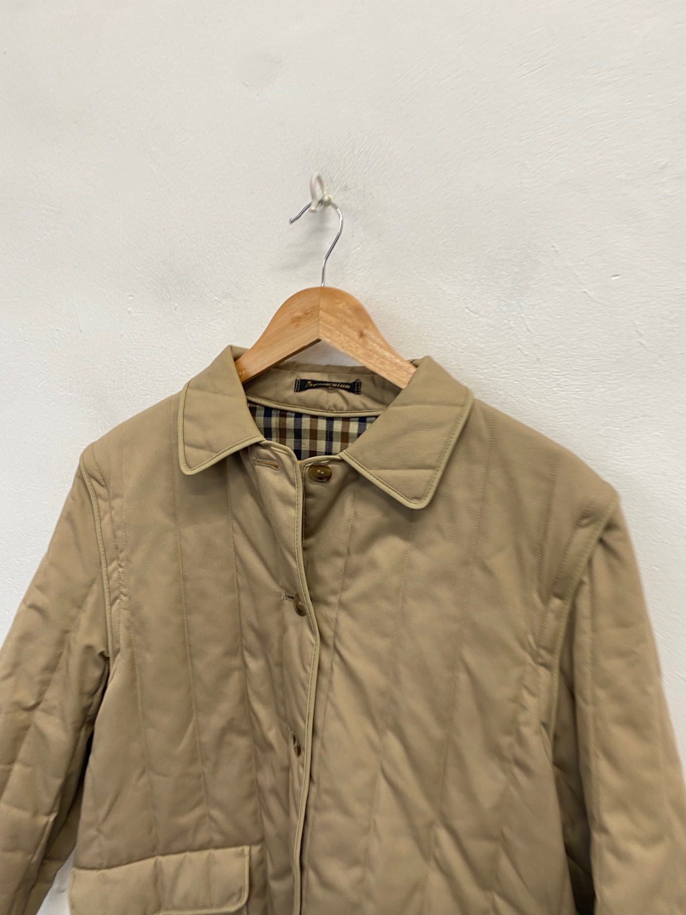 Stunning Aquascutum Quilted jacket UK 12-14 Beige CW566