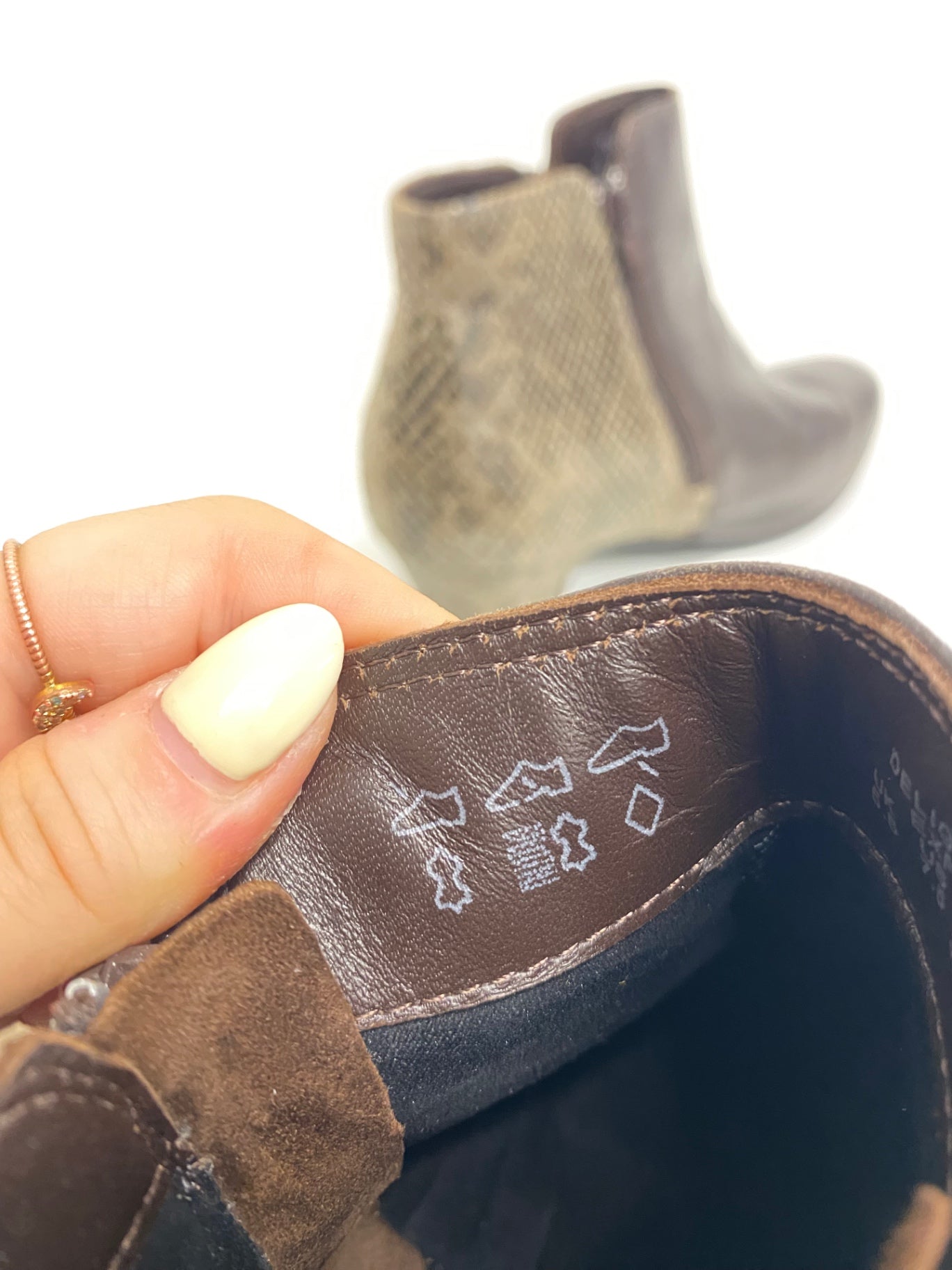 Stunning Hotter leather Ankle Boots UK 5.5 Beige and Brown CW566
