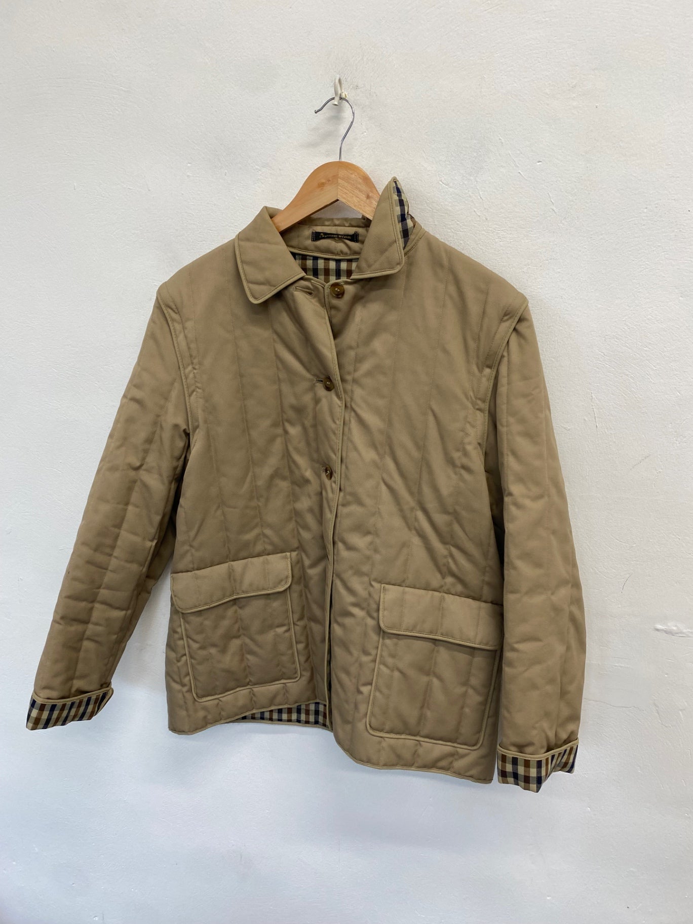 Stunning Aquascutum Quilted jacket UK 12-14 Beige CW566