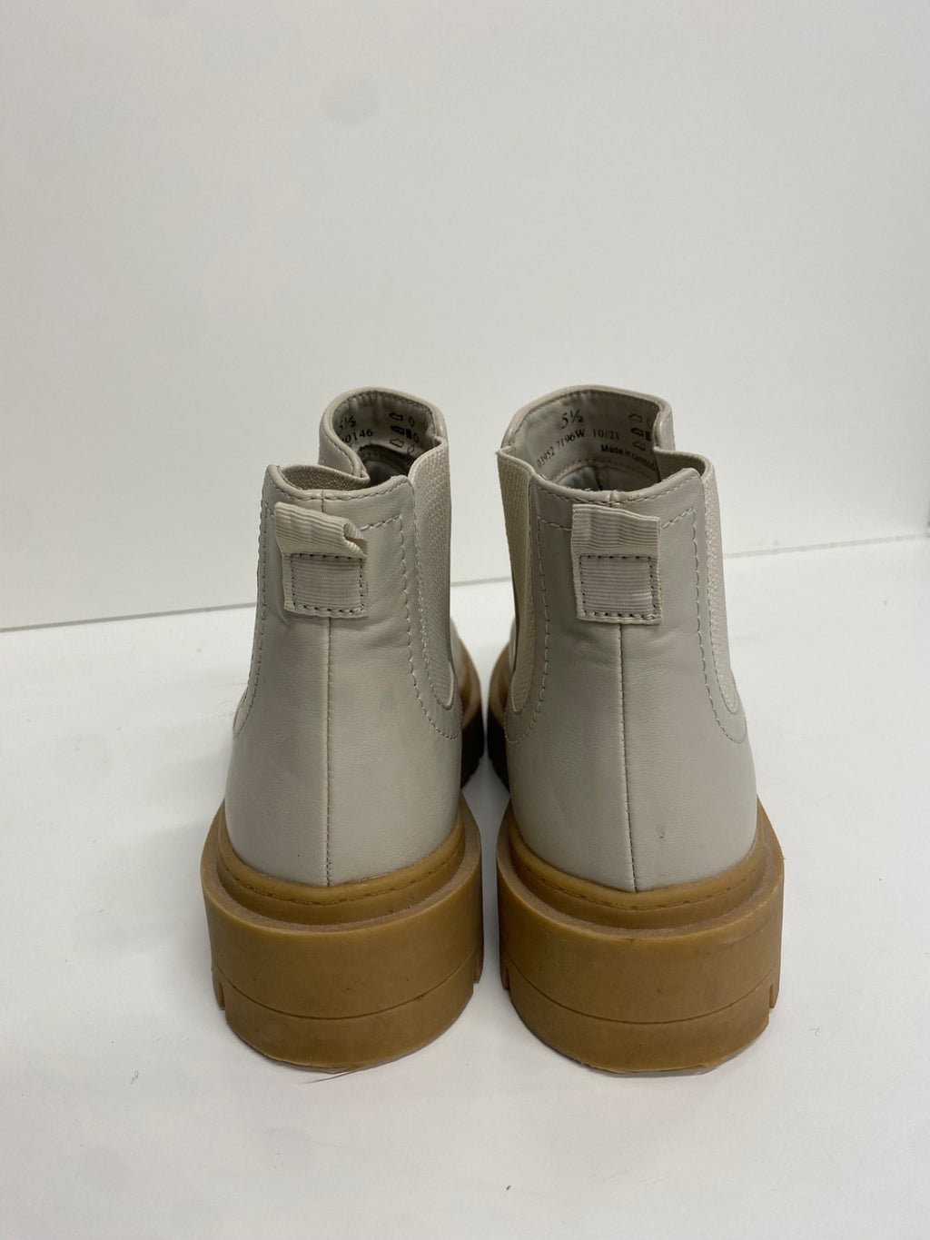 Stunning M&S chunky wide fit Ankle Boots UK 5.5 Ecru CW566