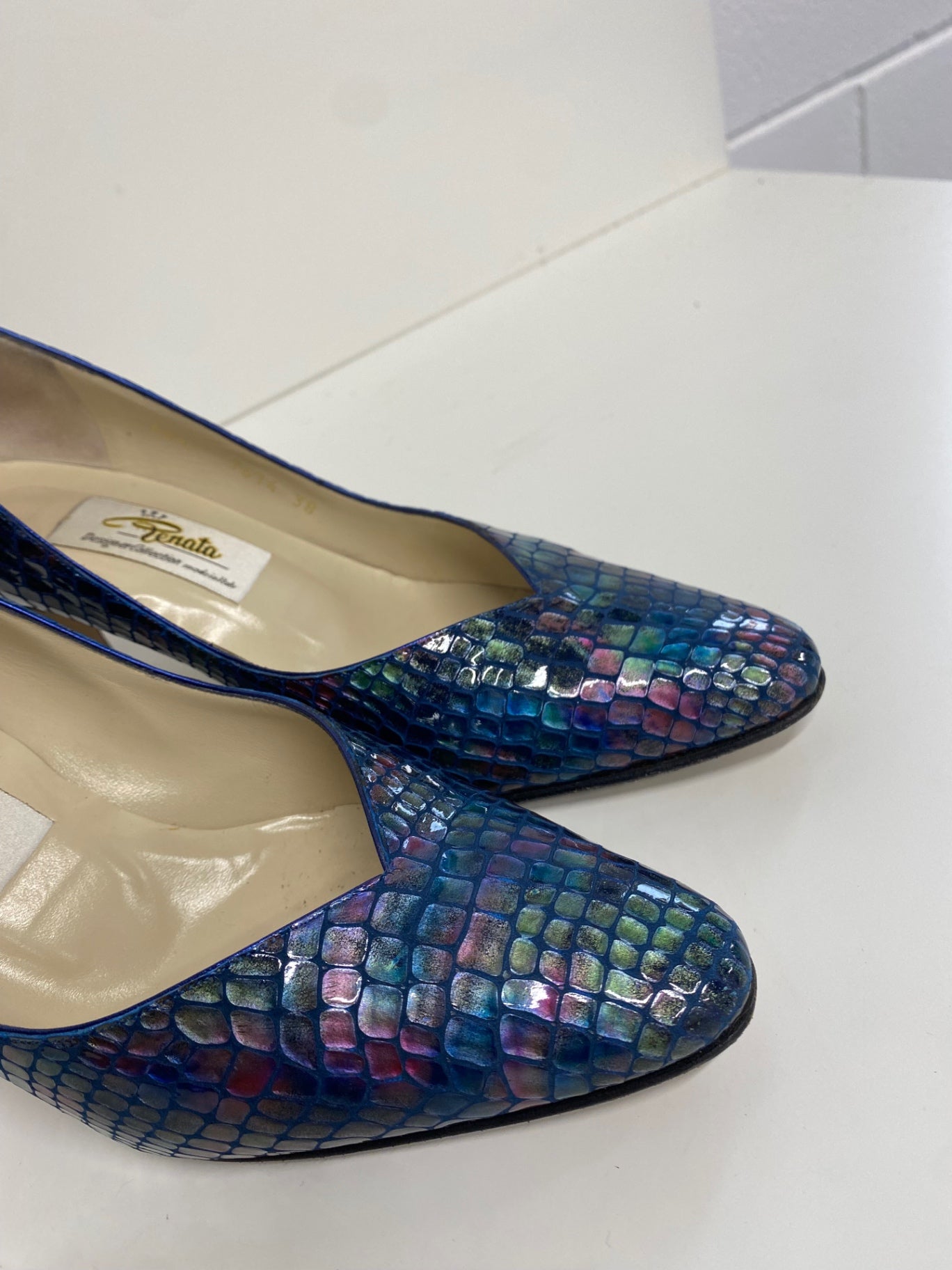 Stunning Renata made in italy vintage Heels UK 5 Blue snakeskin CW566