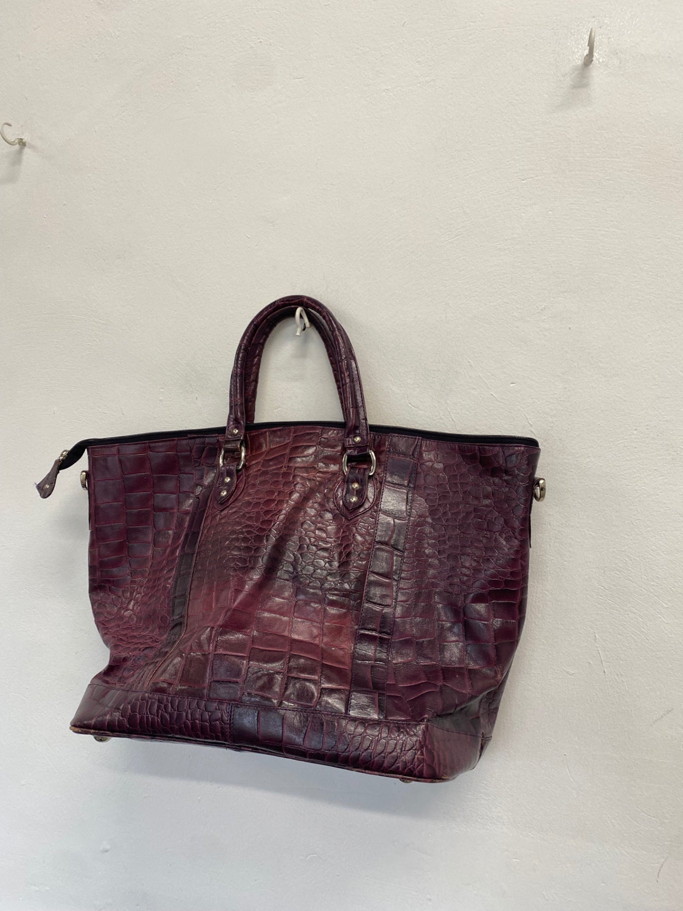 Stunning Marta ponti leather Handbag One size Burgundy snakeprint CW566