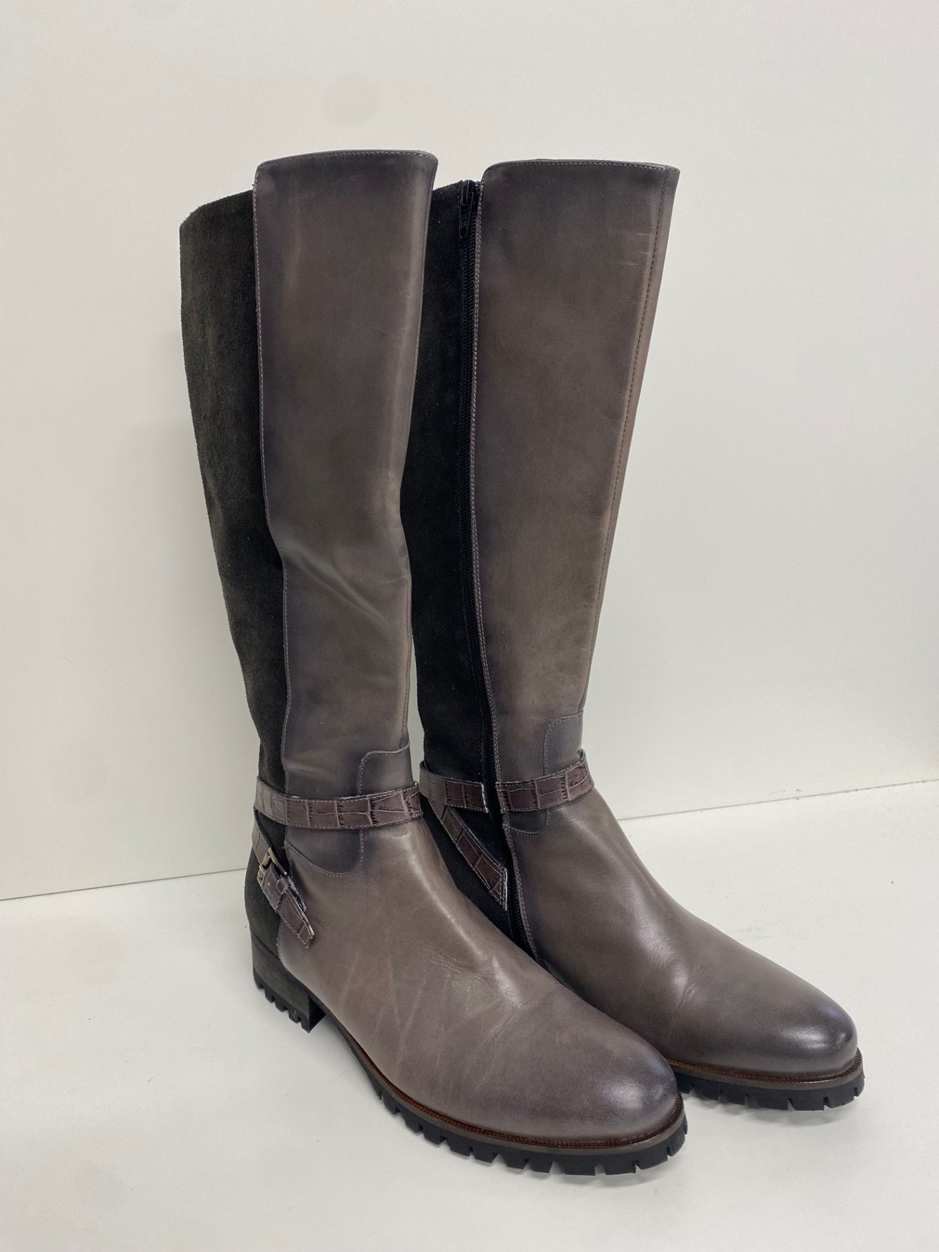 Stunning Vitro love leather Knee high Boots UK 6 Grey buckle suede CW566
