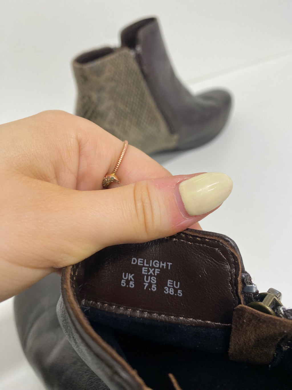 Stunning Hotter leather Ankle Boots UK 5.5 Beige and Brown CW566