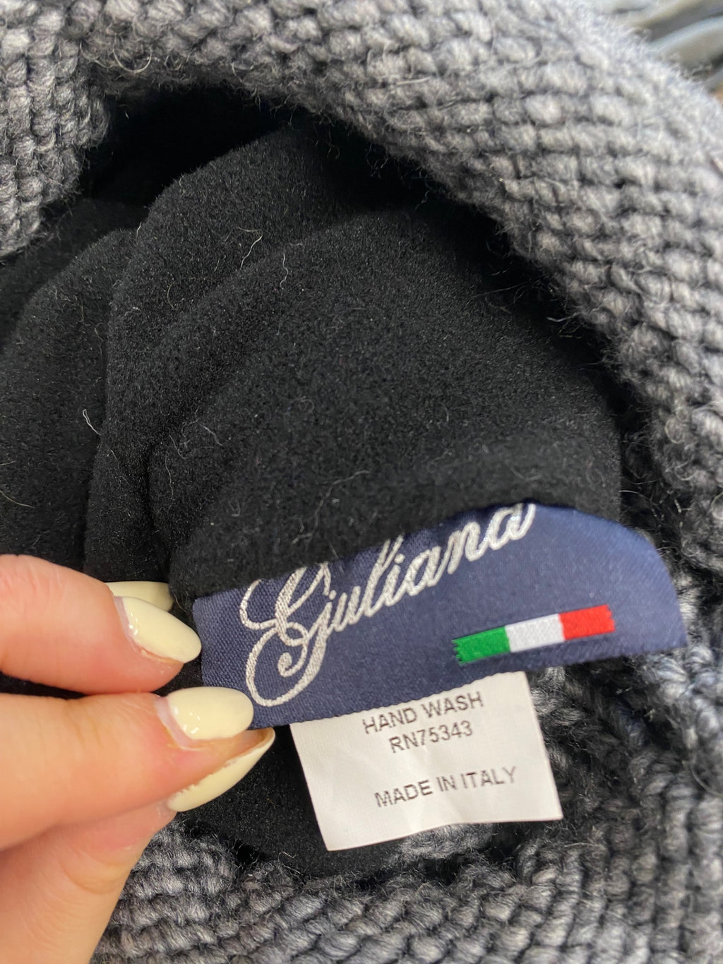 Stunning Giuliana made in Italy felt wool flower Beanie Y2K One size Grey CW566