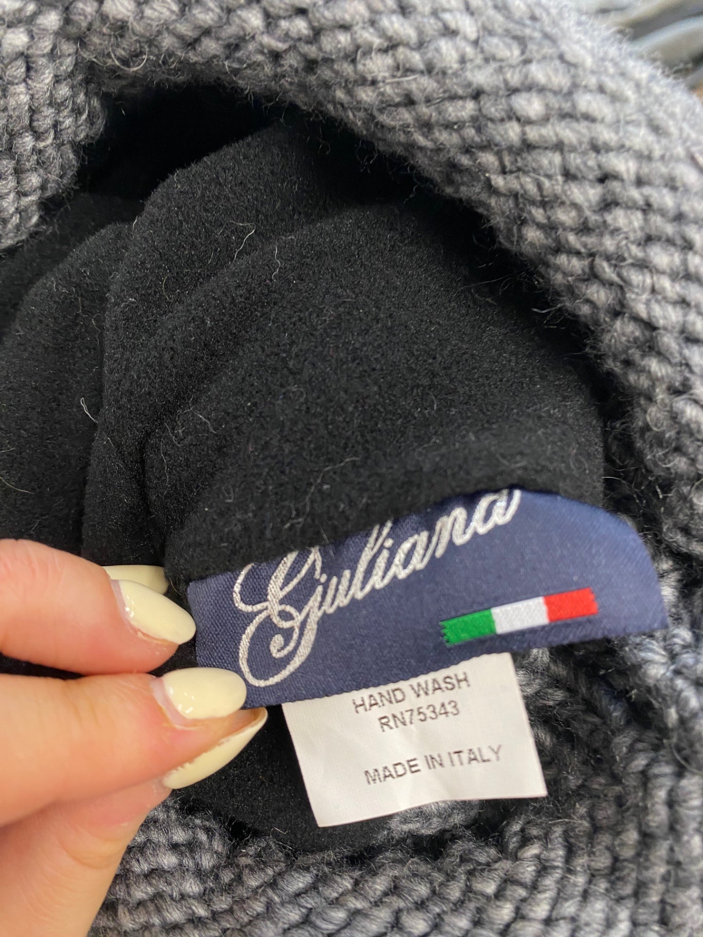 Stunning Giuliana made in Italy felt wool flower Beanie Y2K One size Grey CW566