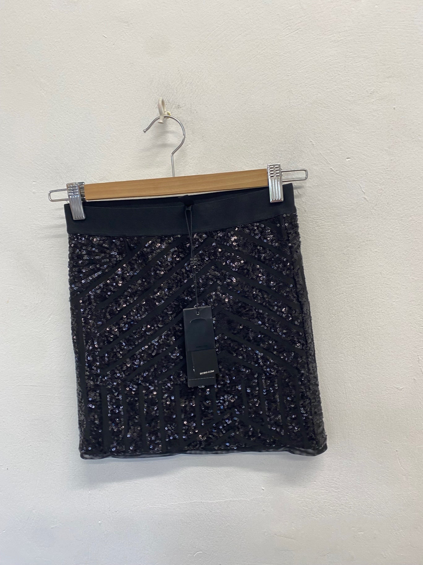 Stunning BCBG Maxazria Mini Skirt party UK 6 Black sequin SJ567