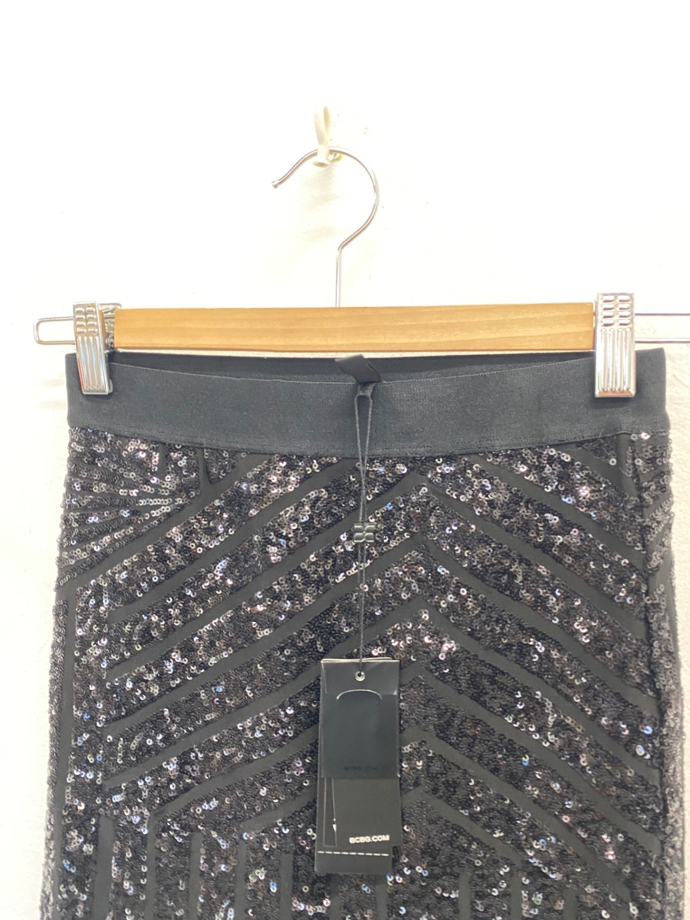 Stunning BCBG Maxazria Mini Skirt party UK 6 Black sequin SJ567