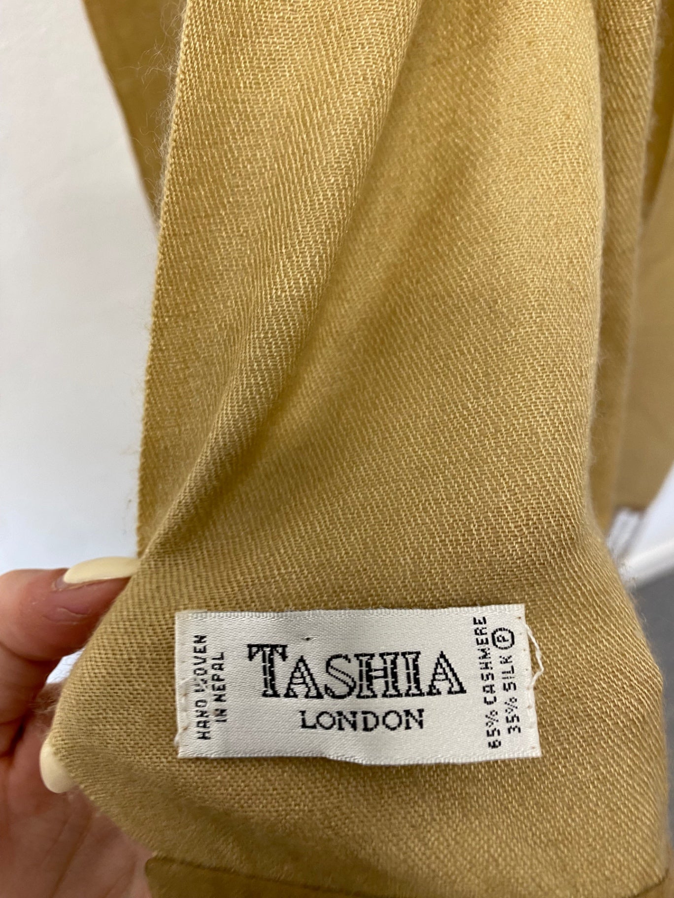 Stunning Tashia london cashmere silk Scarf One size Tan CW566