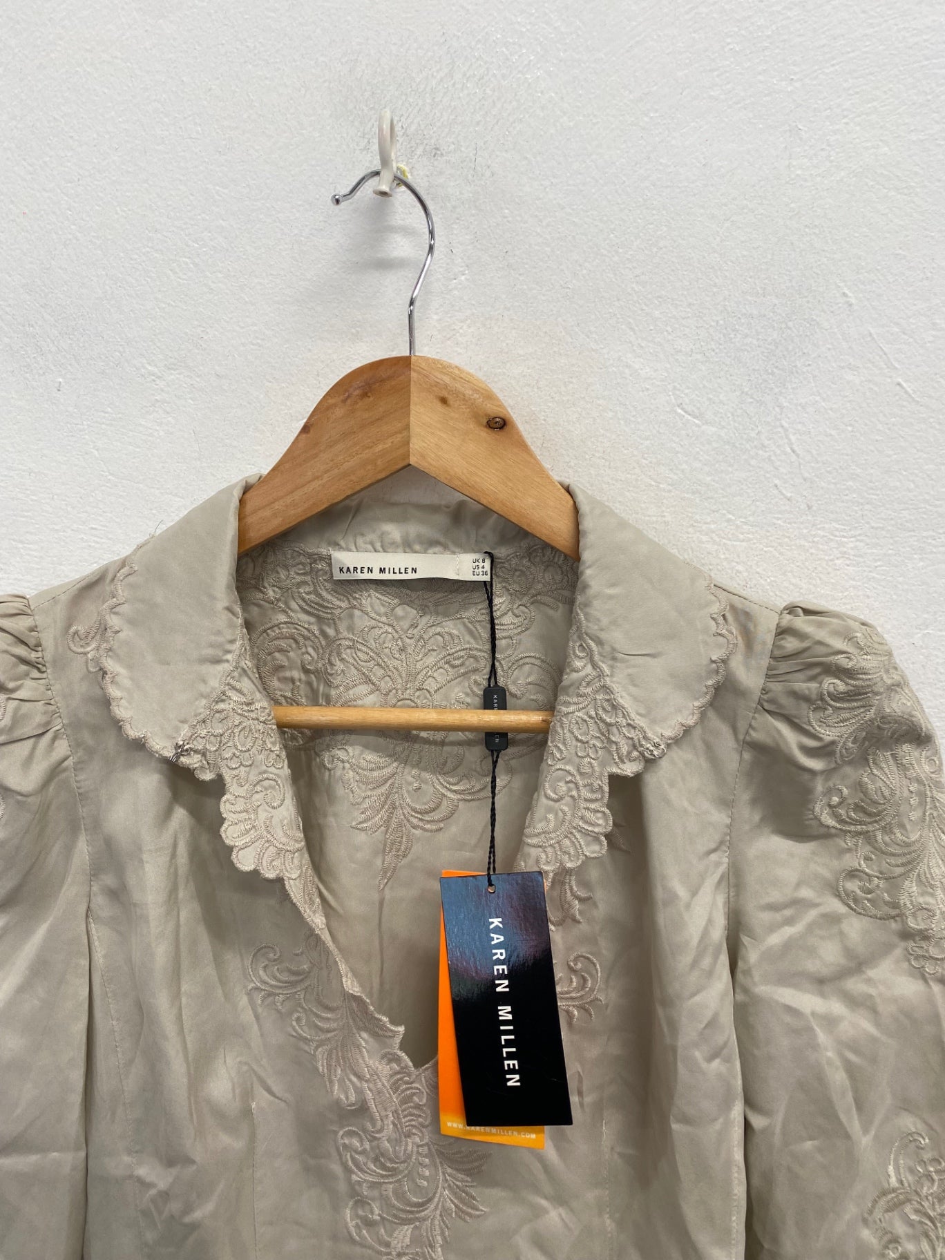 Stunning Karen millen Blouse UK 8 Beige silk embroidered SJ567