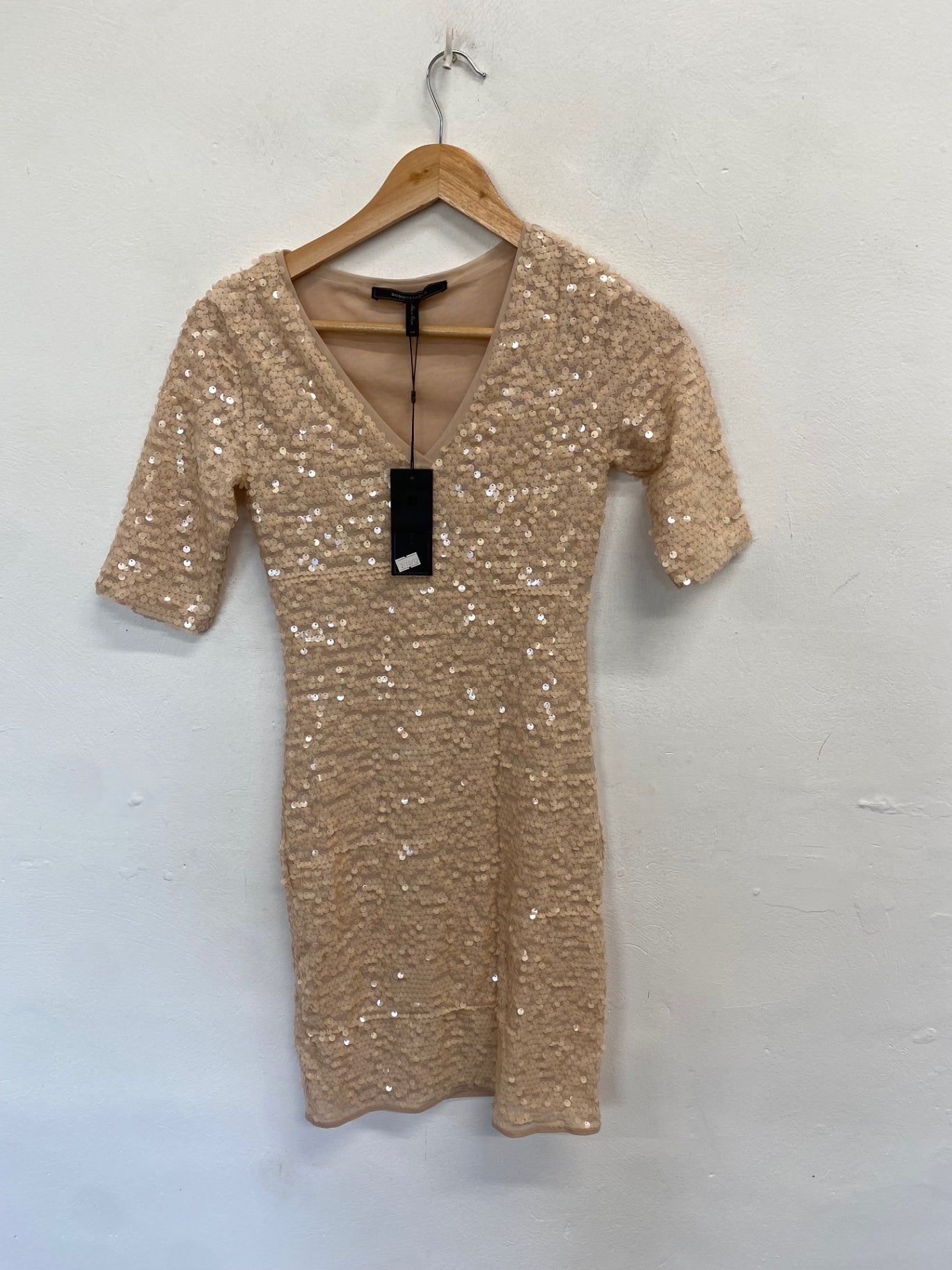 Stunning BCBG Maxazria Mini dress UK 6 Beige sequin party SJ567