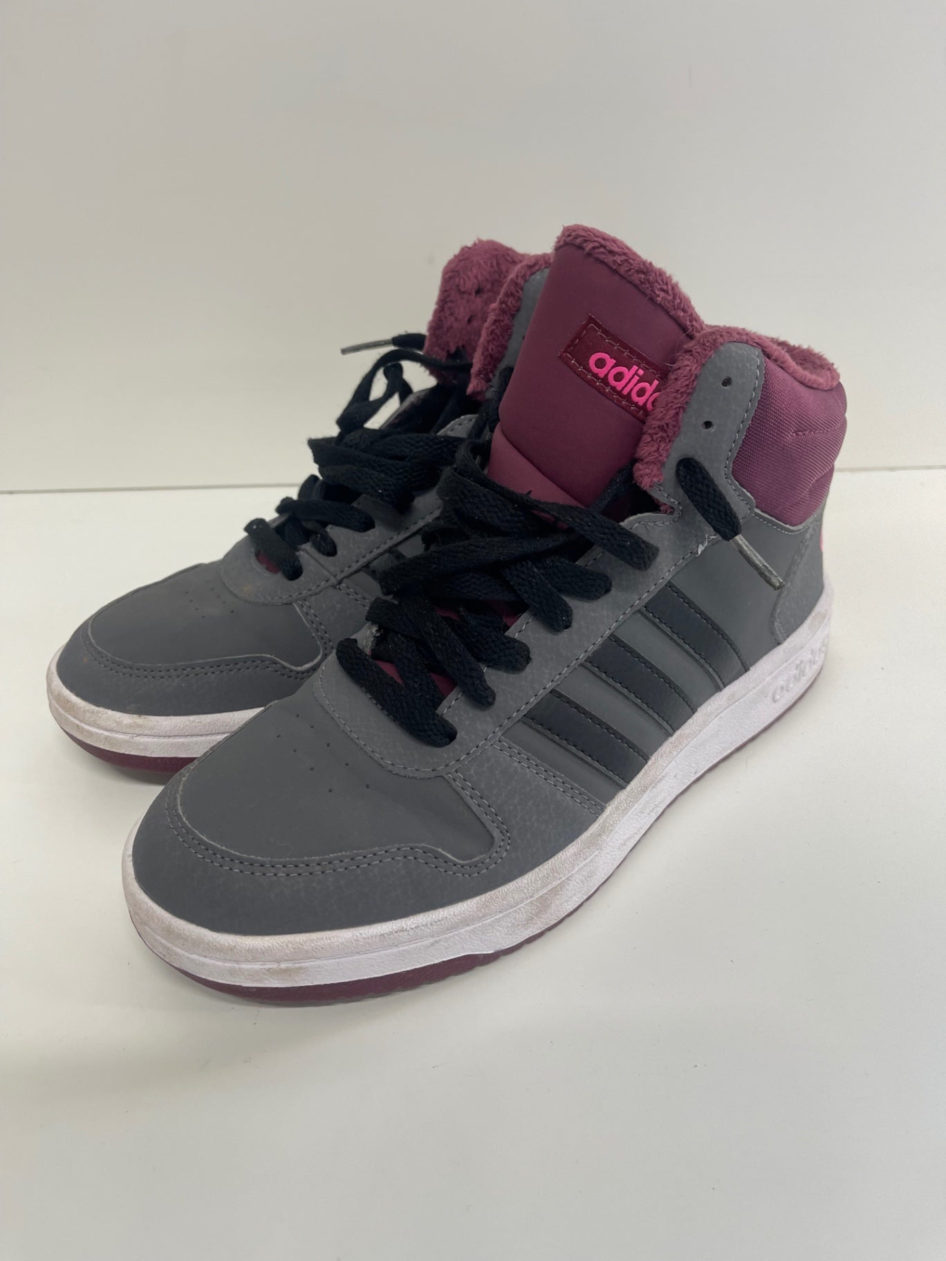 Stunning adidas Hoops 2.0 Sneakers Uk6 Grey & Purple SJ567