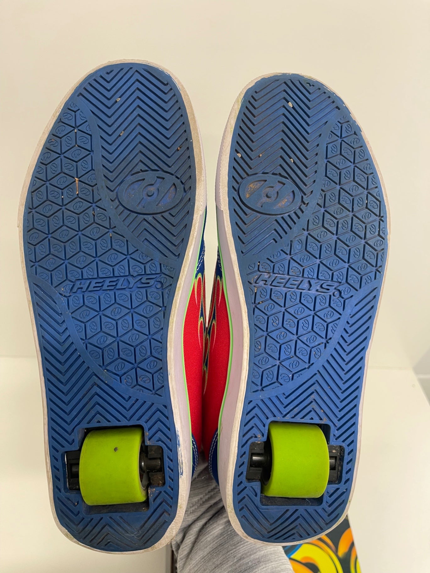 Stunning Heelys Pro 20 prints wheel Sneakers  Uk6 Red & Navy SJ567