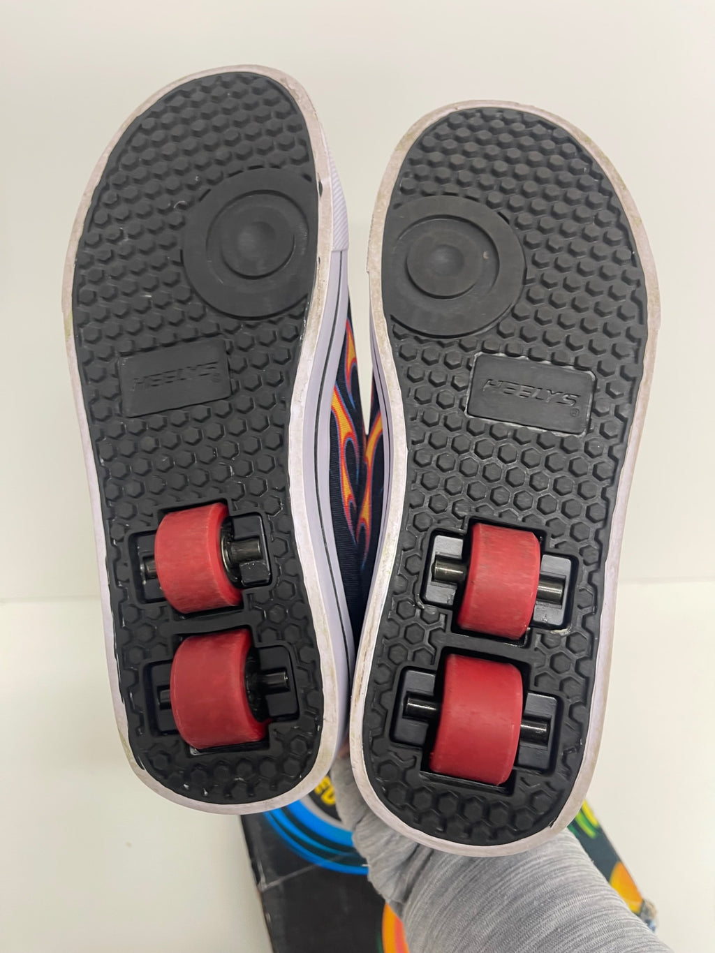 Stunning Heelys Snazzy Sneakers UK3 Black Flame boxed SJ567