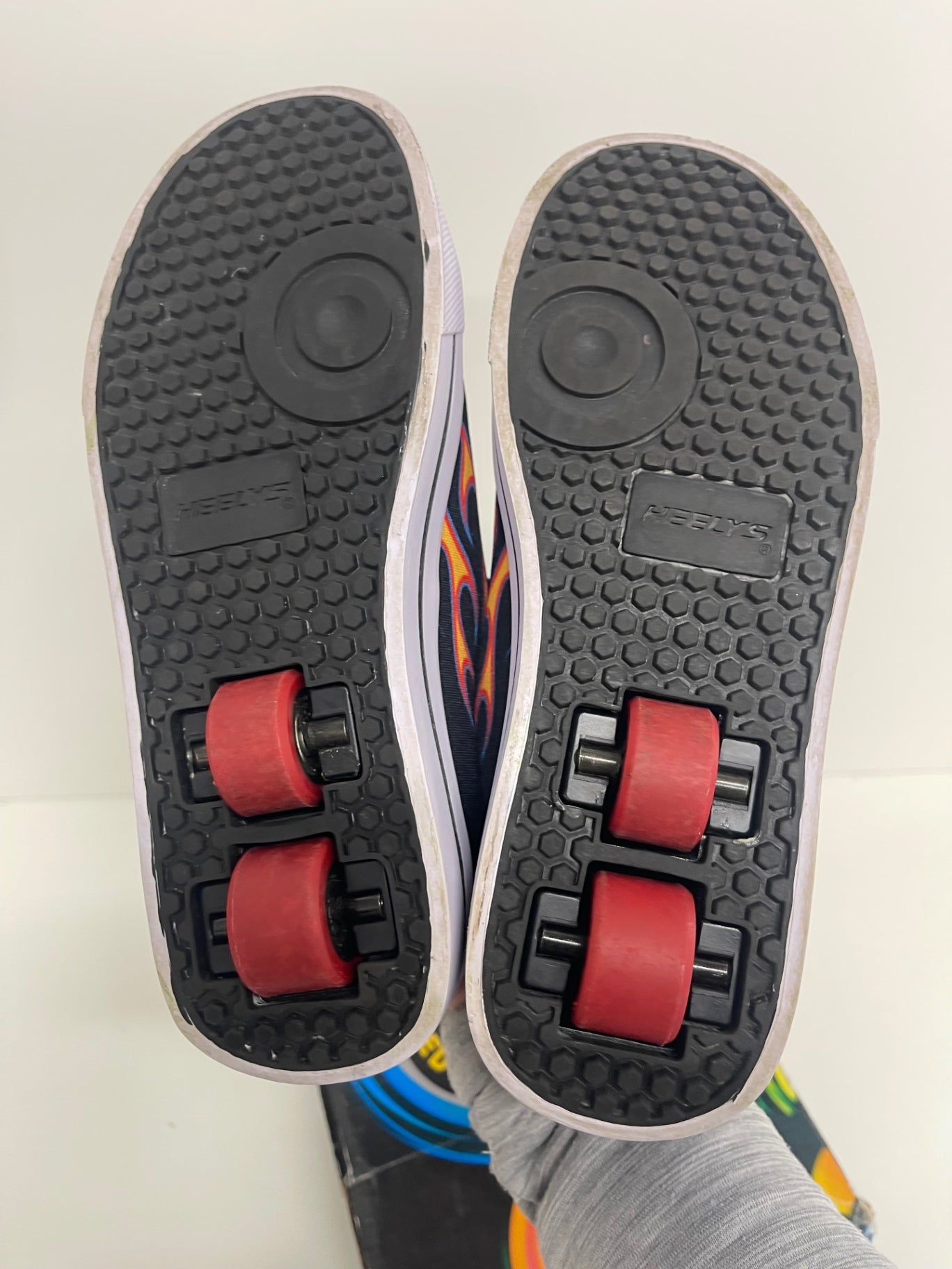 Stunning Heelys Snazzy Sneakers UK3 Black Flame boxed SJ567