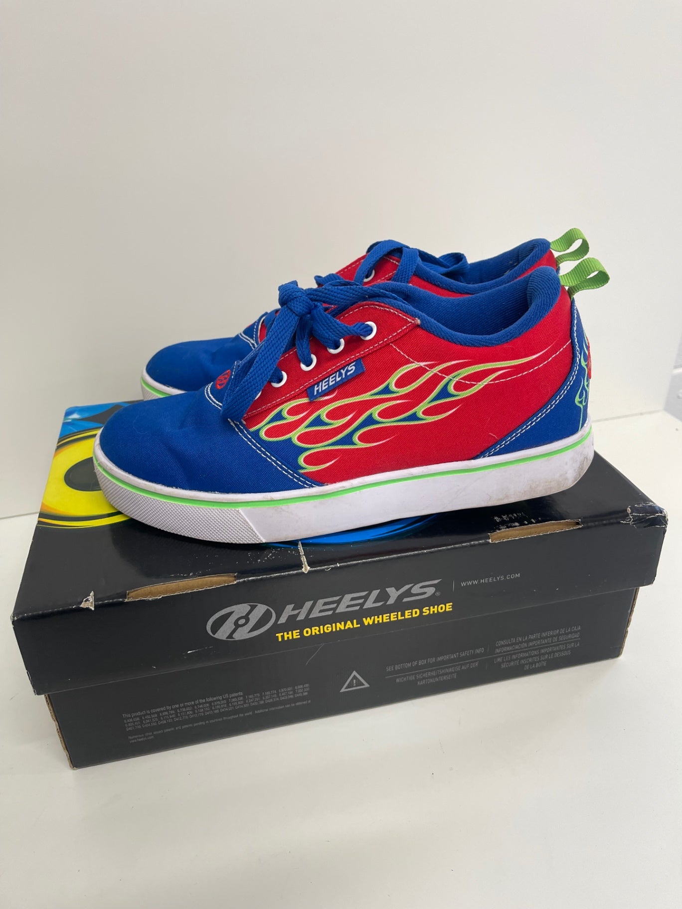 Stunning Heelys Pro 20 prints wheel Sneakers  Uk6 Red & Navy SJ567