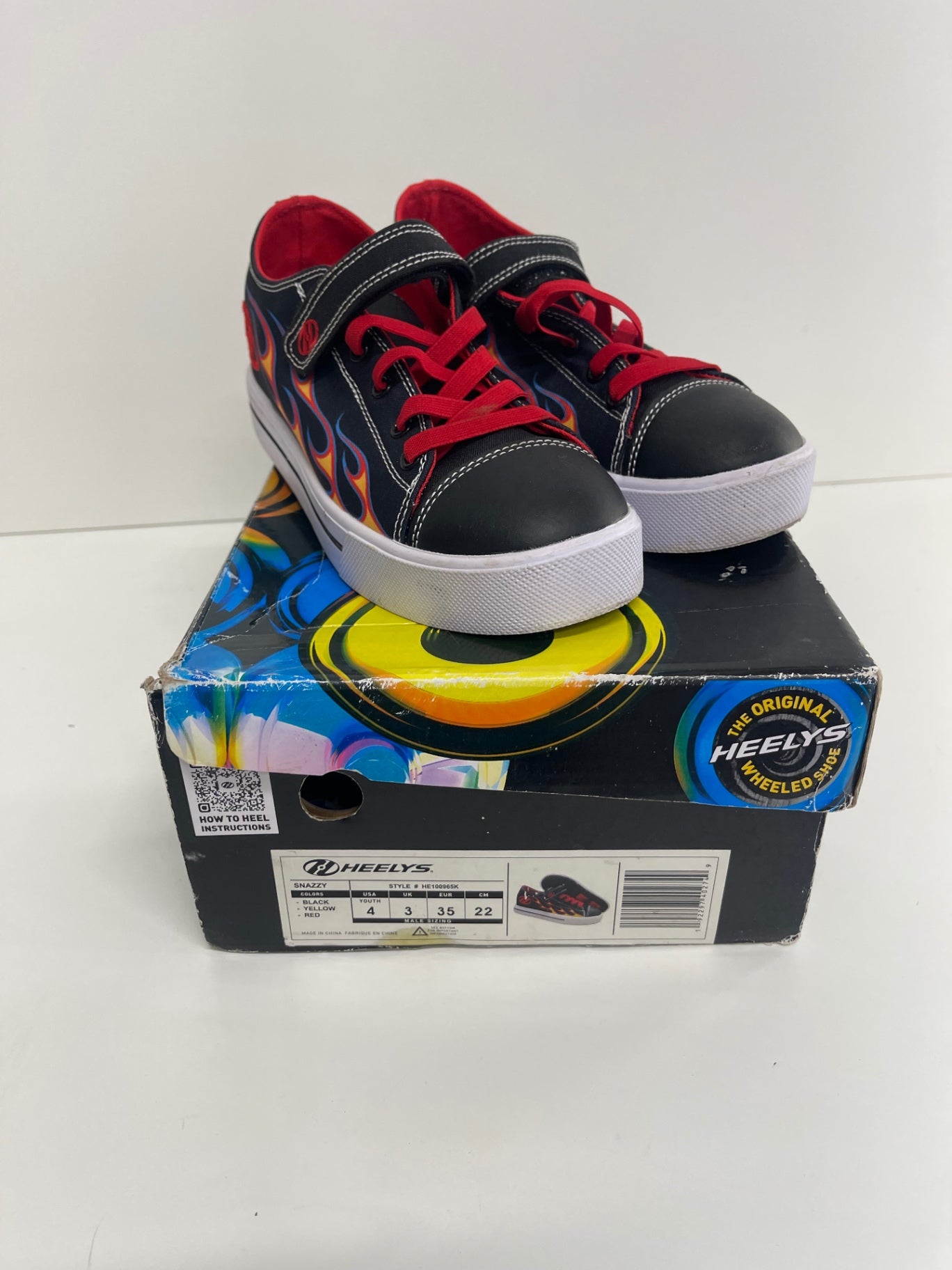 Stunning Heelys Snazzy Sneakers UK3 Black Flame boxed SJ567