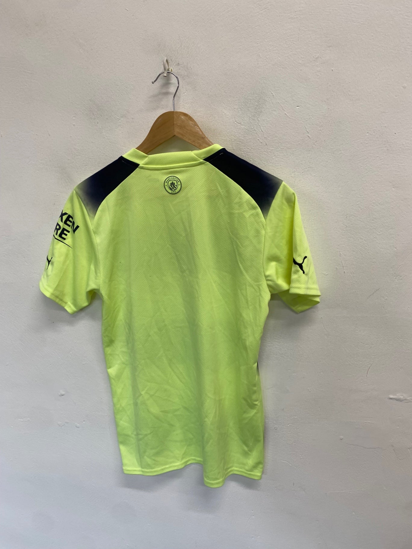 Classic men’s Puma Manchester City 22/23 third Football kit UK S Neon Green NC570
