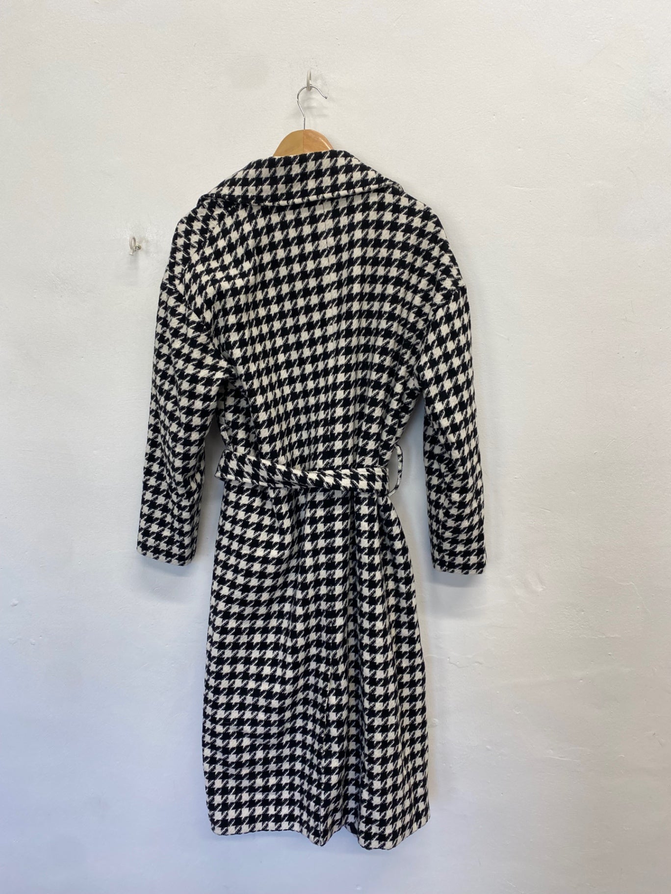 Fabulous Boohoo Long coat UK 16 Black and White Houndstooth CM571
