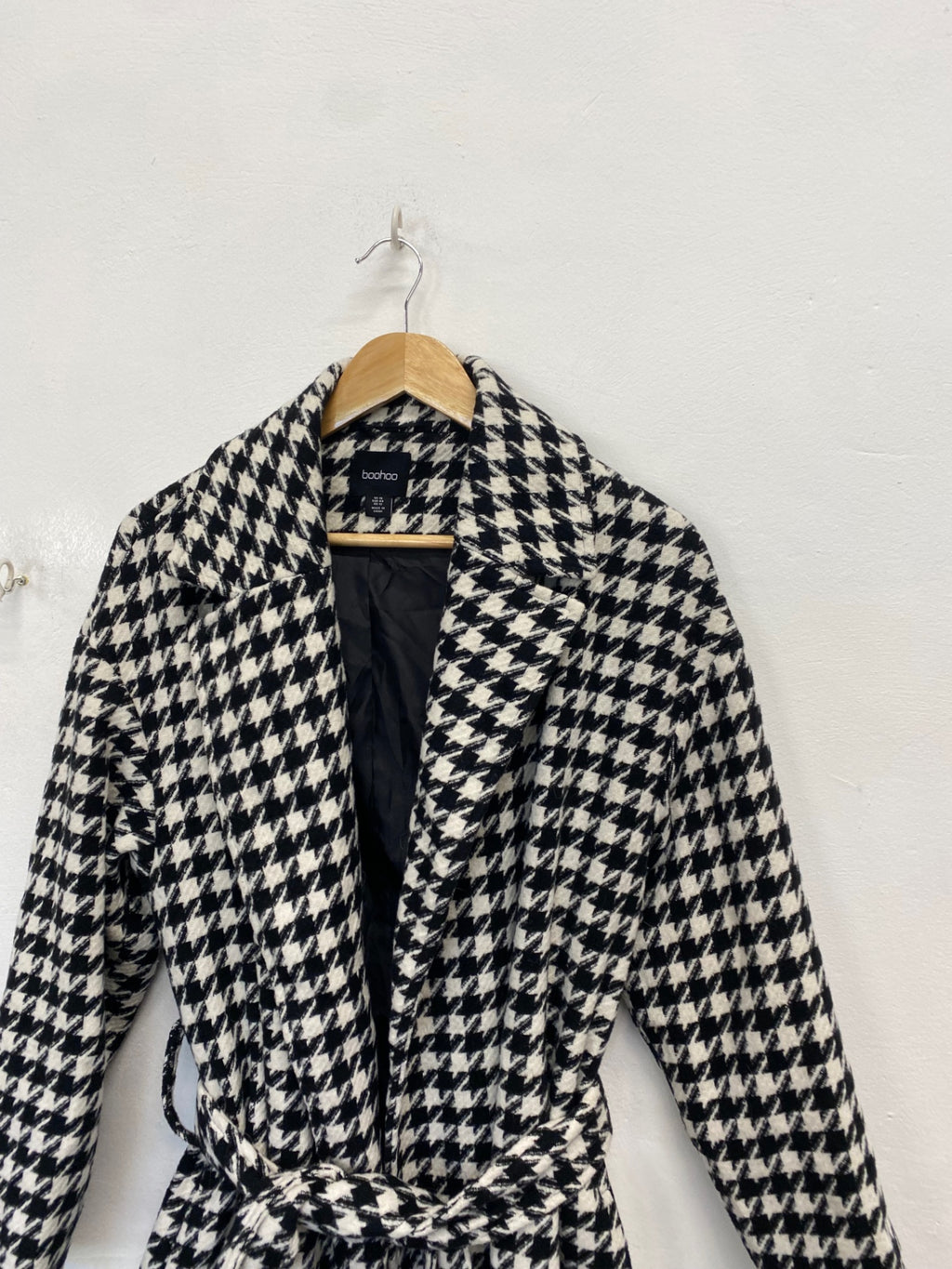 Fabulous Boohoo Long coat UK 16 Black and White Houndstooth CM571