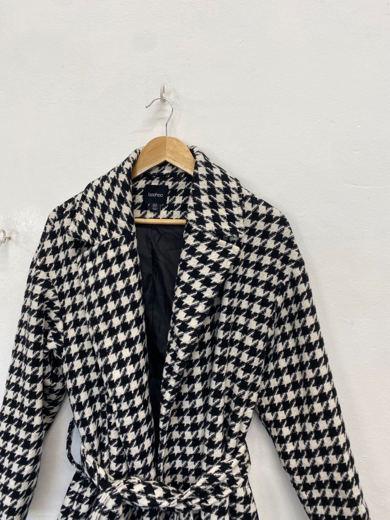 Fabulous Boohoo Long coat UK 16 Black and White Houndstooth CM571
