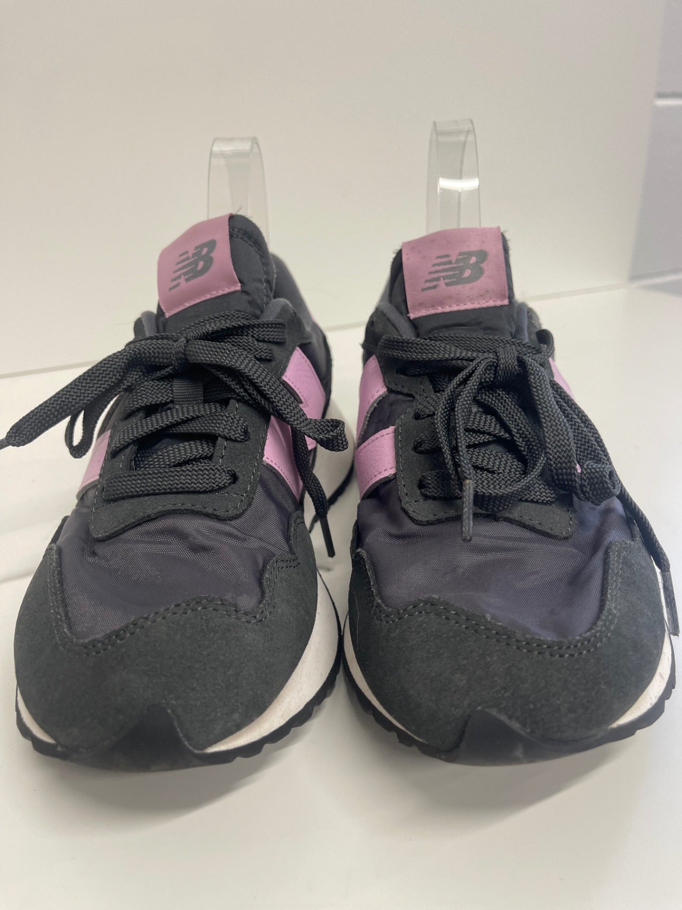 Fabulous New Balance Sneakers UK6.5 Blacktop Lilac Cloud CM571